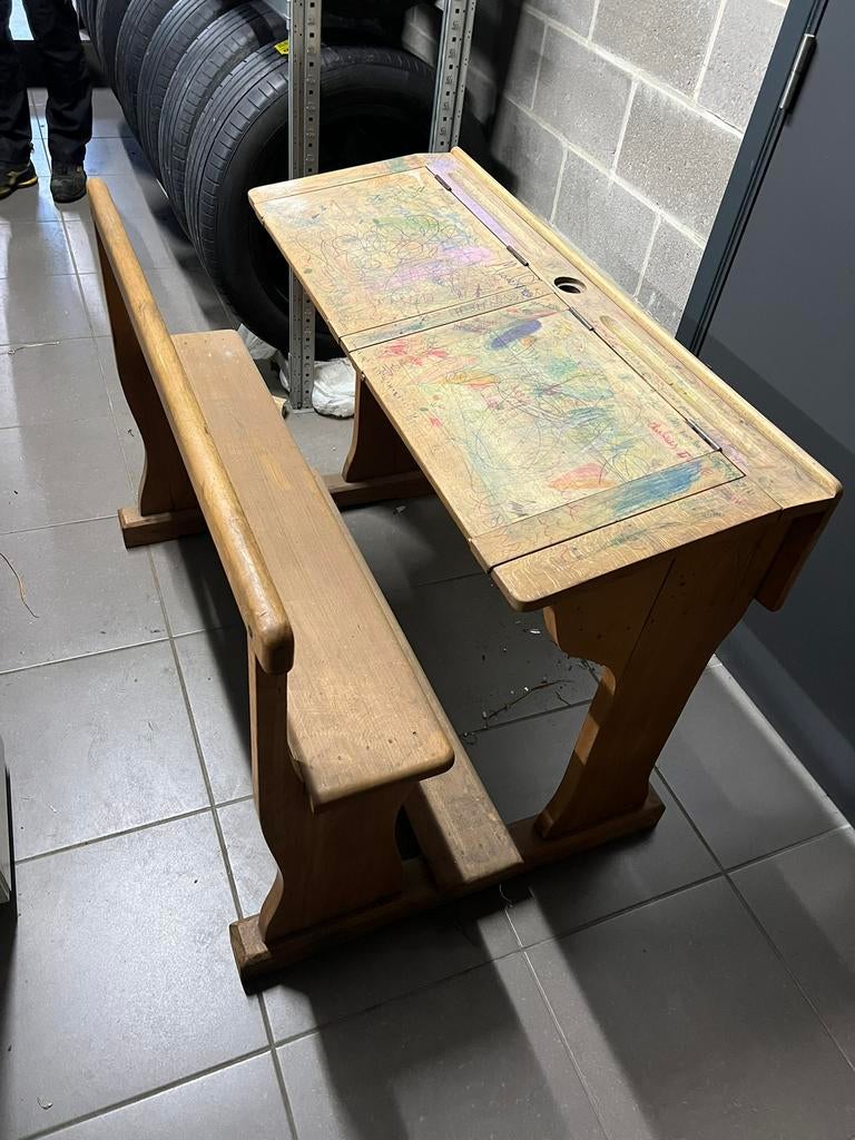 Ancien banc d’école, Enlèvement, Utilisé
