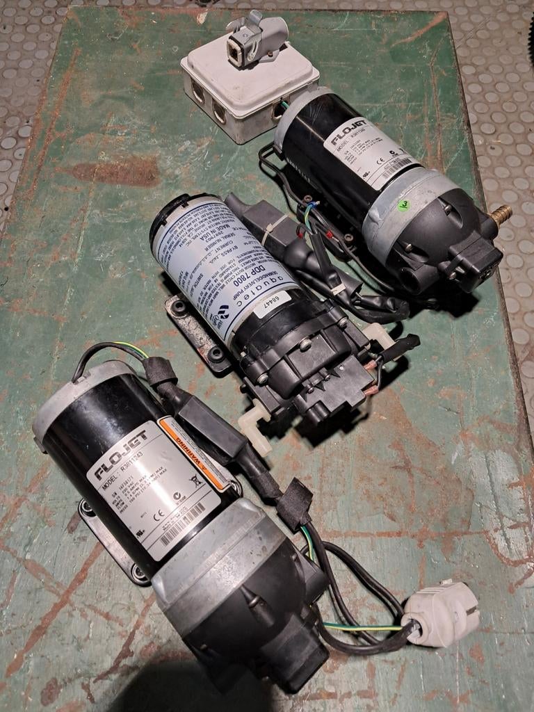 Membraanpompen, Doe-het-zelf en Bouw, Compressors, Ophalen of Verzenden, Zo goed als nieuw