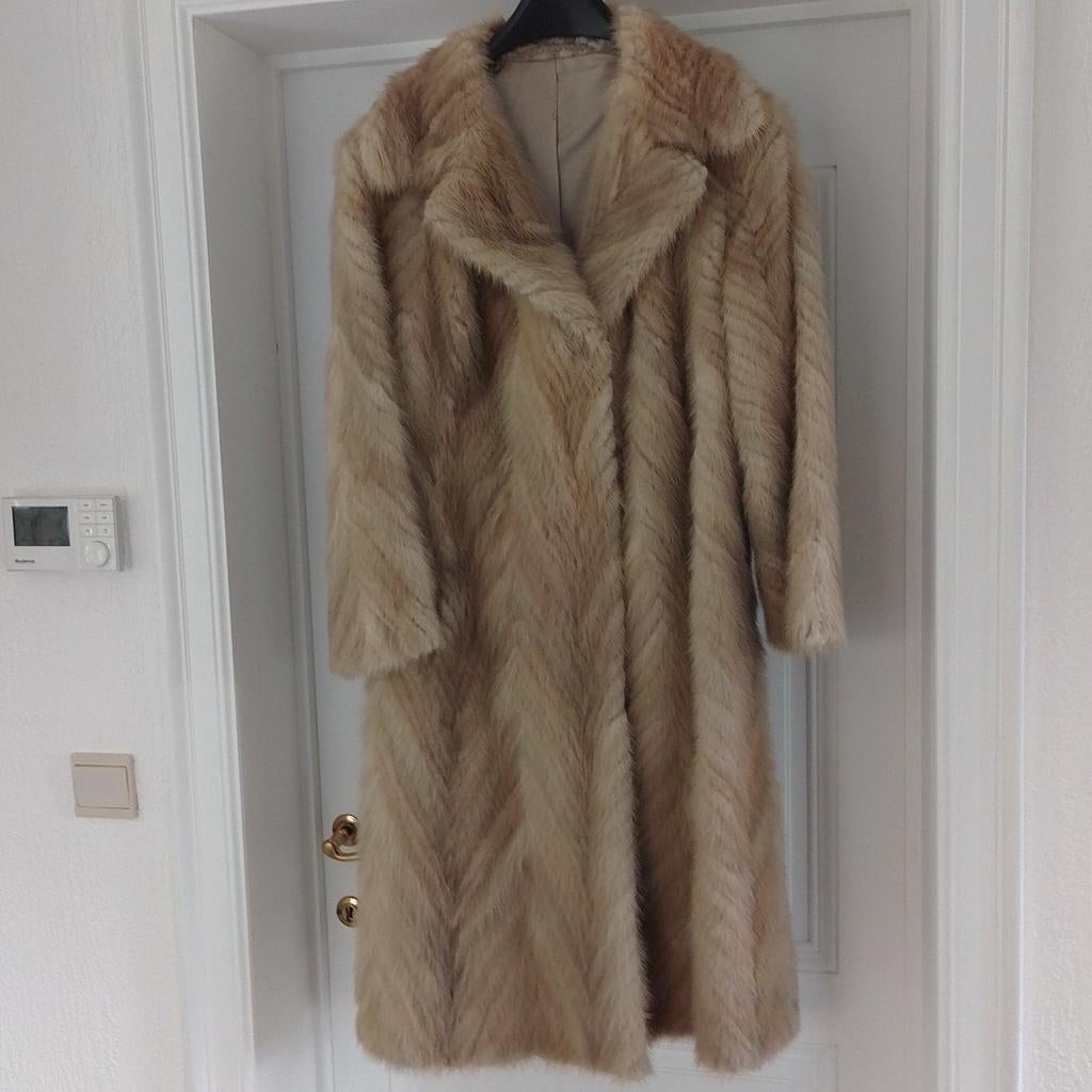 Manteau en vison beige, dégradé de tons brun clair, Enlèvement, Porté, Beige