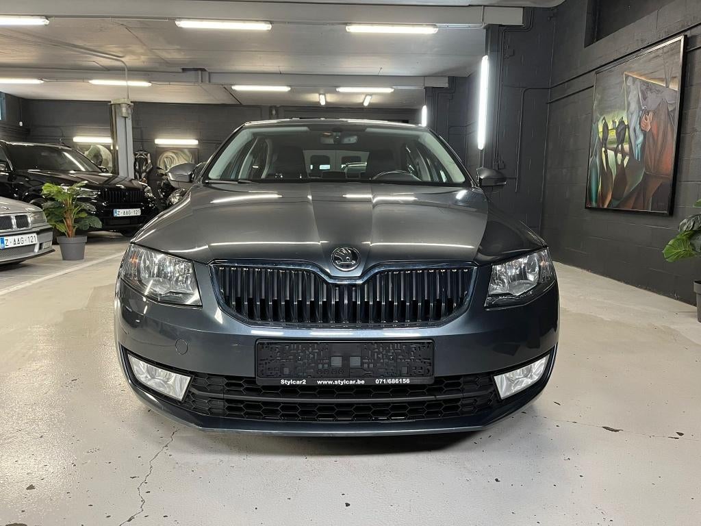SKODA OCTAVIA **AMBITION** 12 MOIS DE GARANTIE, Auto's, Skoda, Stof, Parkeersensor, 1600 cc, Bedrijf