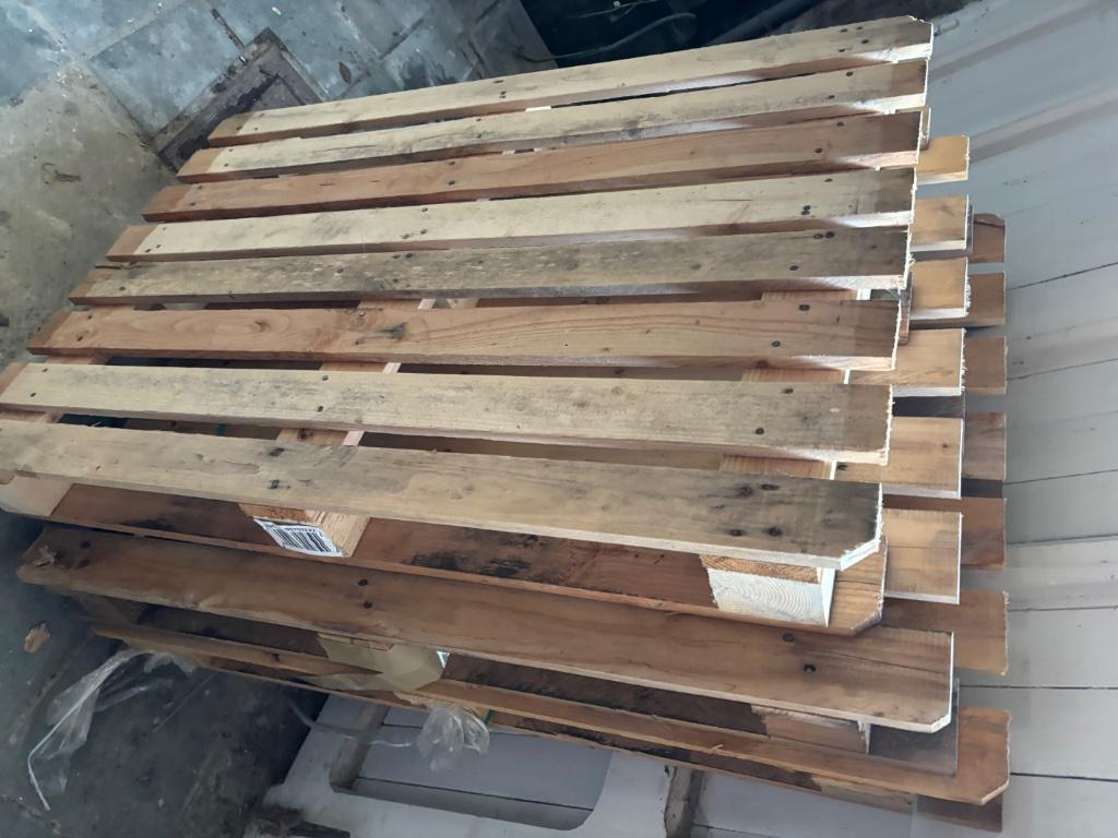 Houten pallets om weg te geven, Ophalen