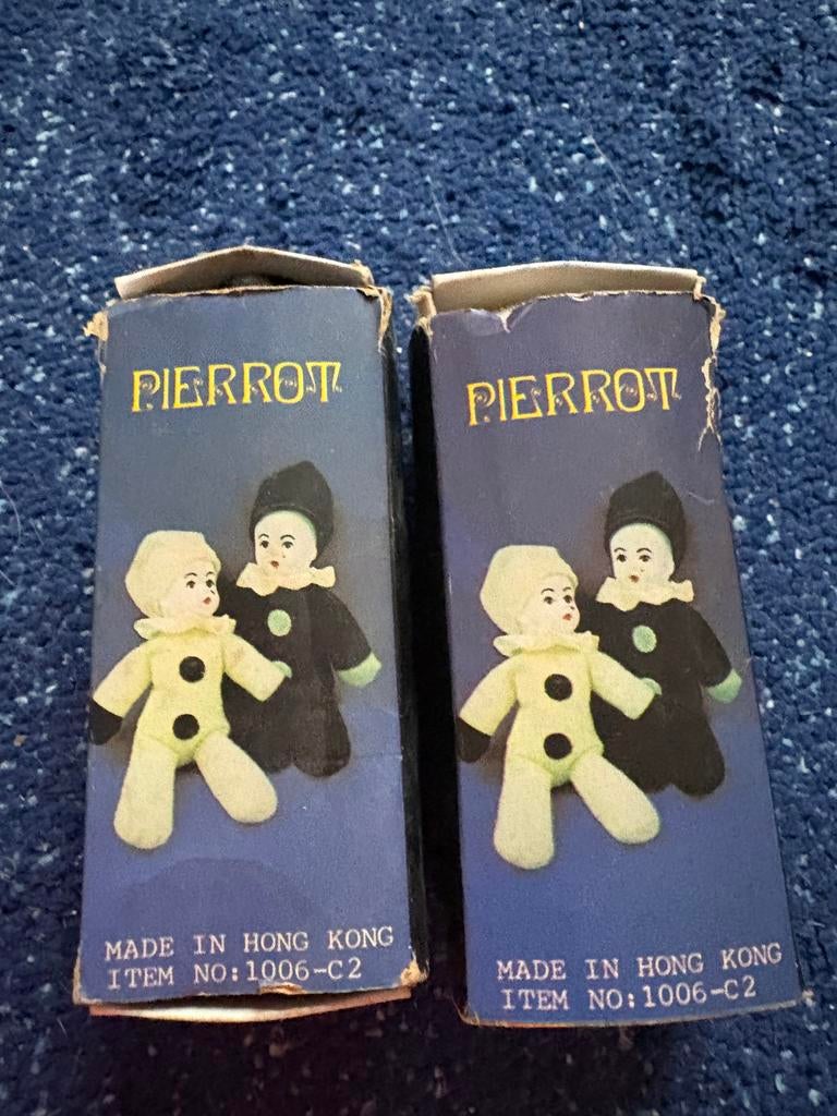 Pierrot tenue blanche et Pierrot tenue noire, Verzamelen, Poppen, Ophalen, Gebruikt, Pop