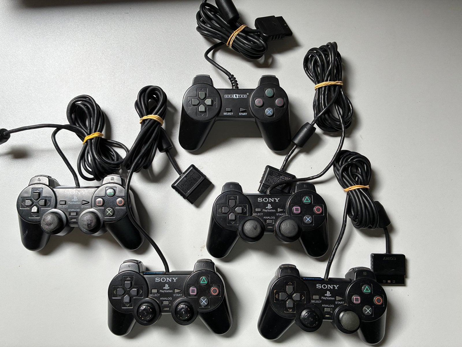 5 defecte PlayStation controllers (4x PS2, 1x PS1), Ophalen of Verzenden, Zo goed als nieuw