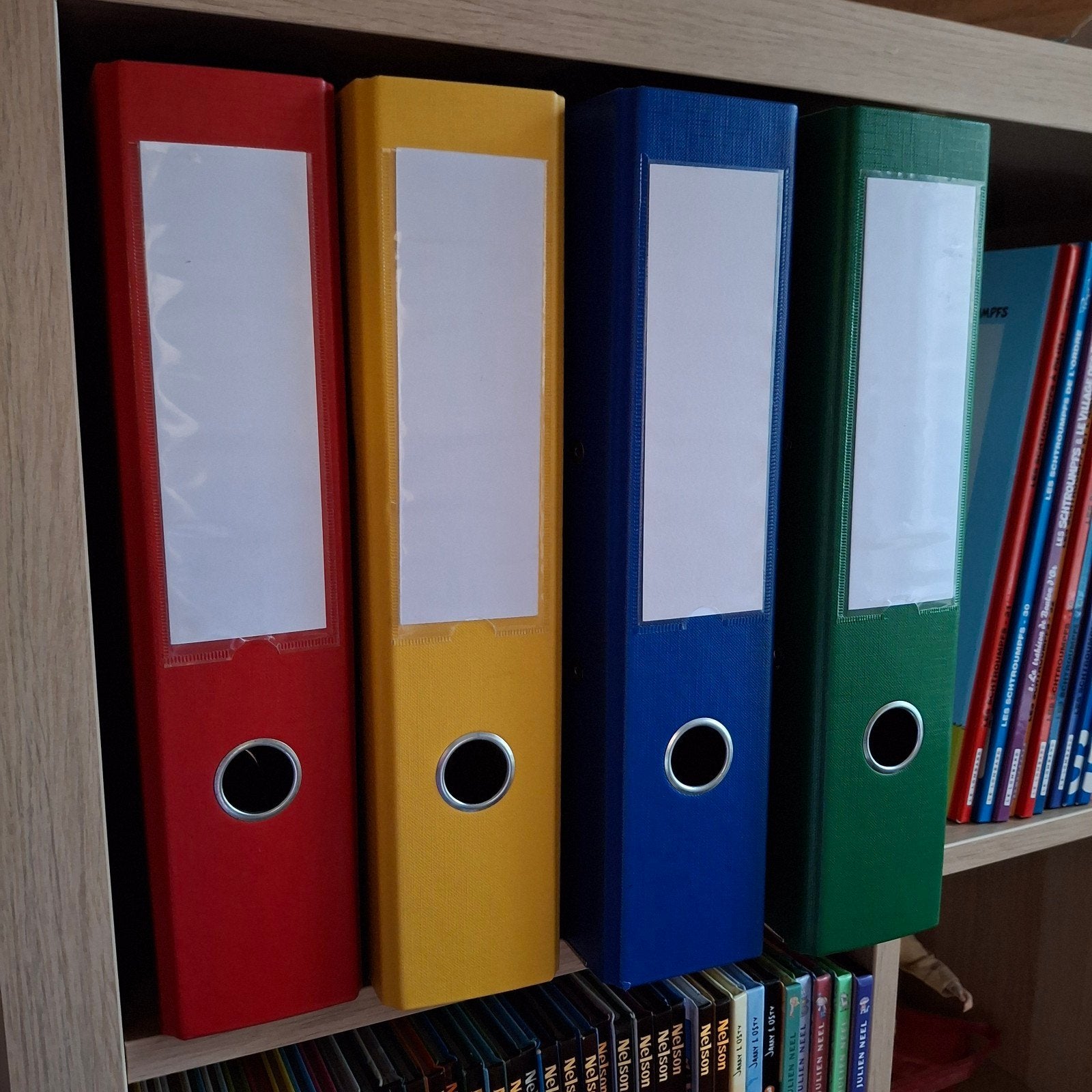 Lot de 4 classeurs Esselte A4 2 anneaux à levier dos 8 cm, Ophalen, Gebruikt, Zakelijk