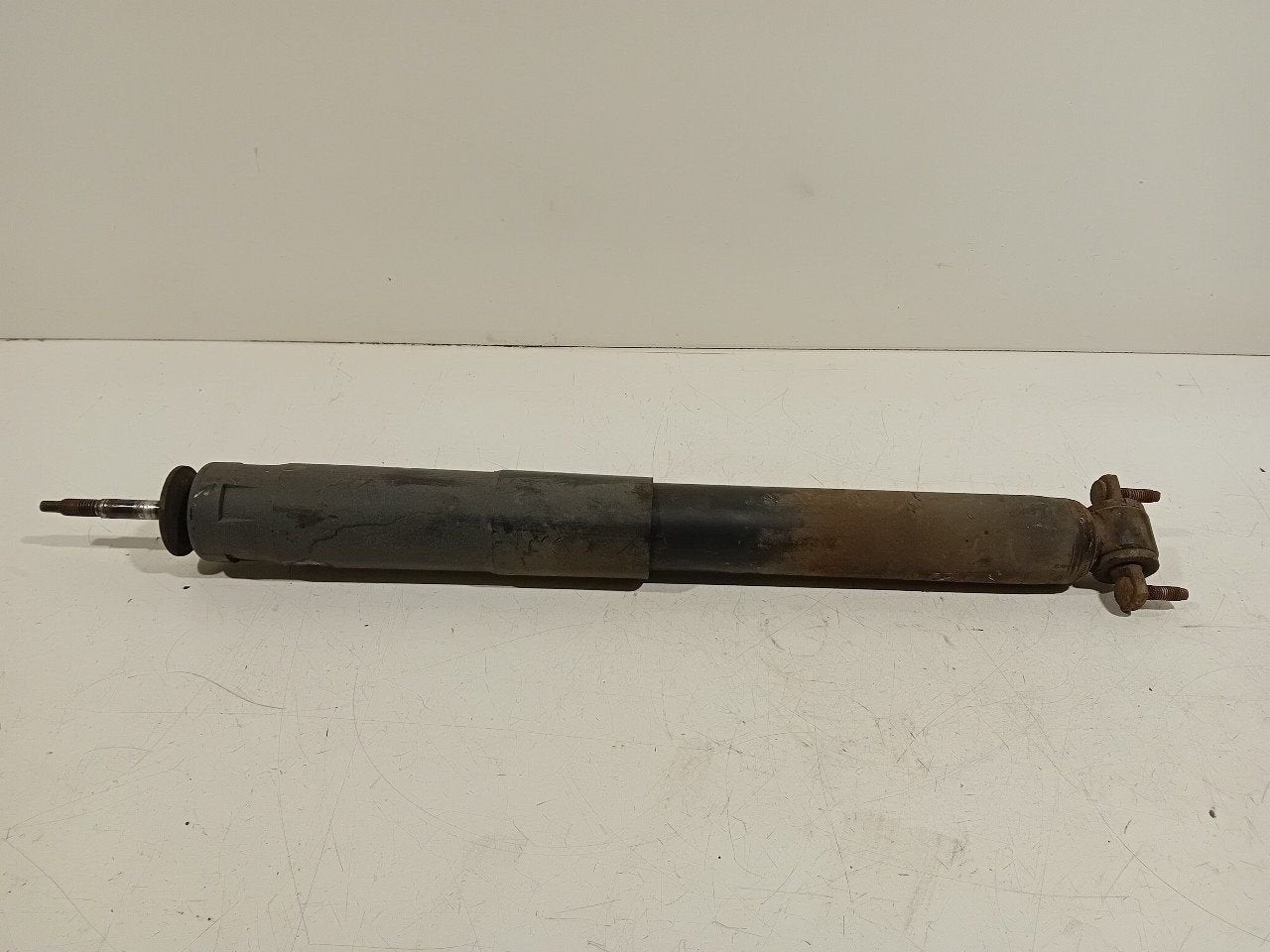 Schokbreker links achter Jeep Grand Cherokee, Jeep, Onderdelen@venauto.nl, Van der Ven Autorecycling B.V., Ettenseweg 76, 4706 PB Roosendaal, The Netherlands