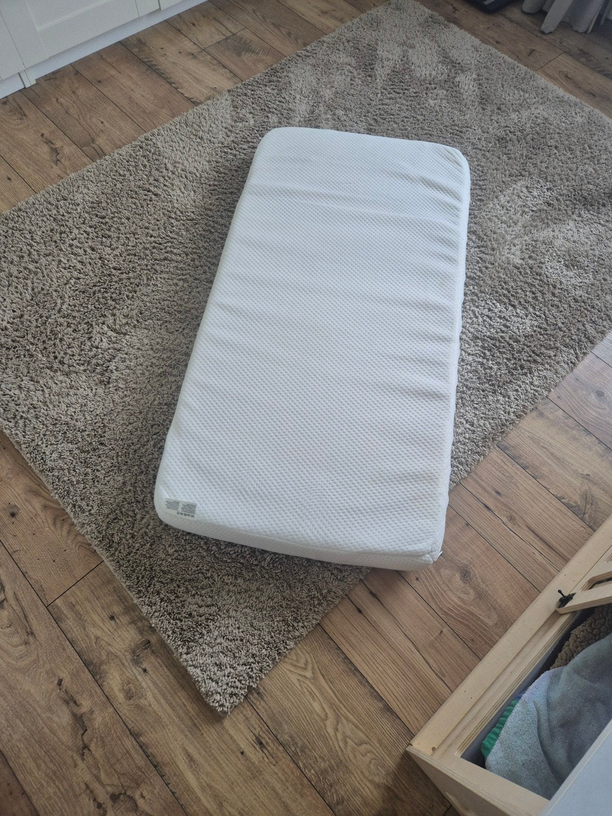 gratis matras en hoes kinderbed, Huis en Inrichting, Slaapkamer | Bedden, Ophalen