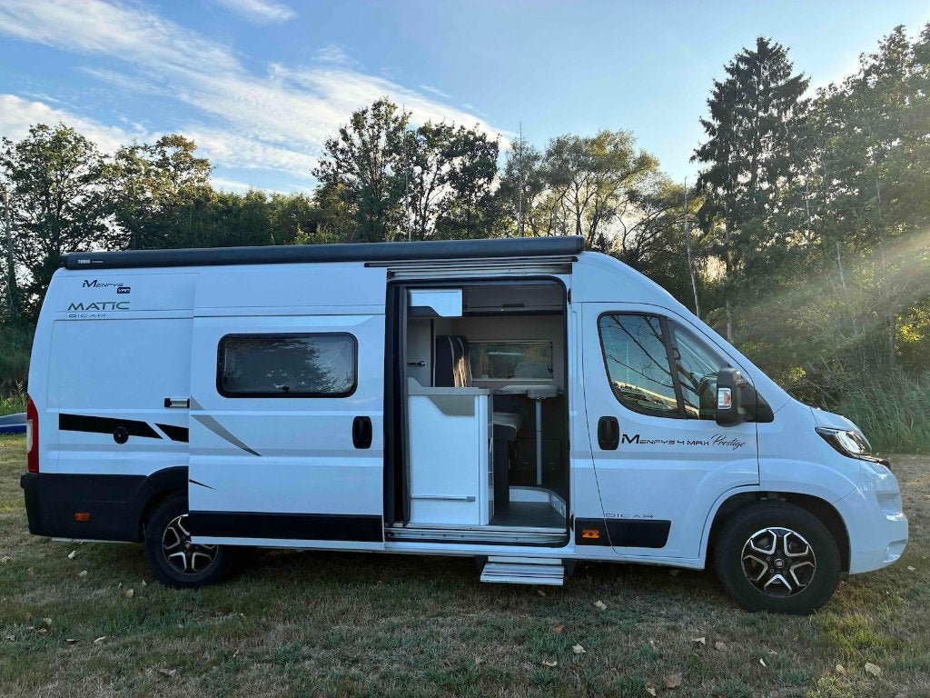 Campervan McLouis Menfys Maxi 4 Prestige (2022) - Automaat, 6 à 7 mètres, Toilette à cassette, Fiat, Diesel