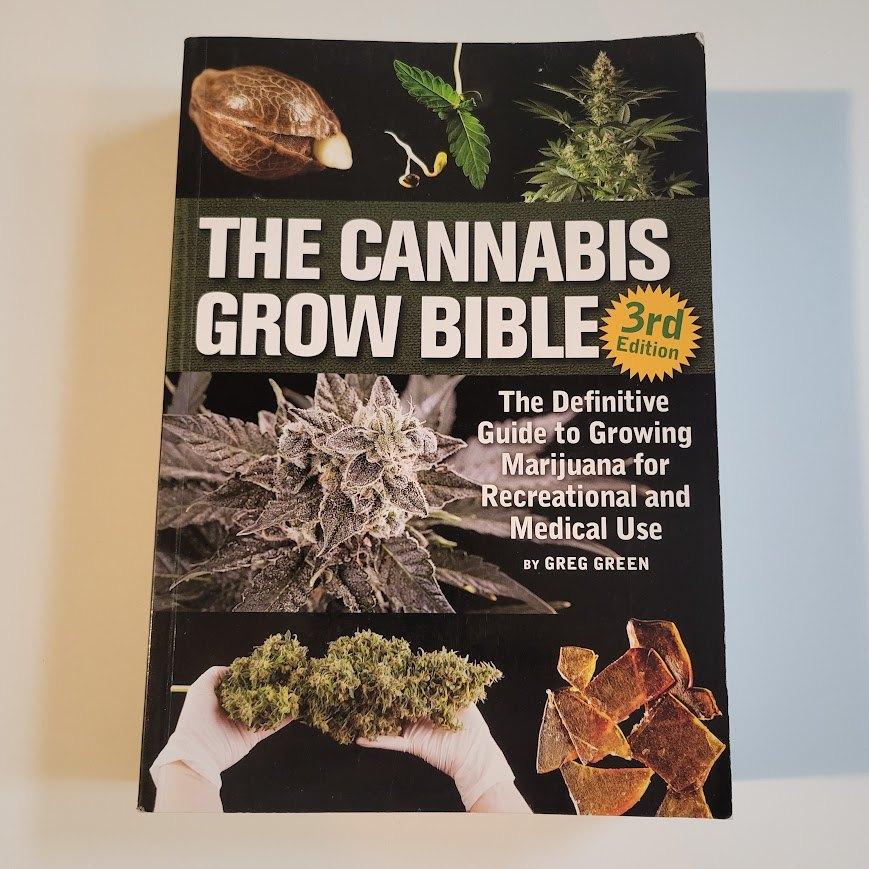The Cannabis Grow Bible, Ophalen of Verzenden, Zo goed als nieuw, Greg Green, Natuurwetenschap
