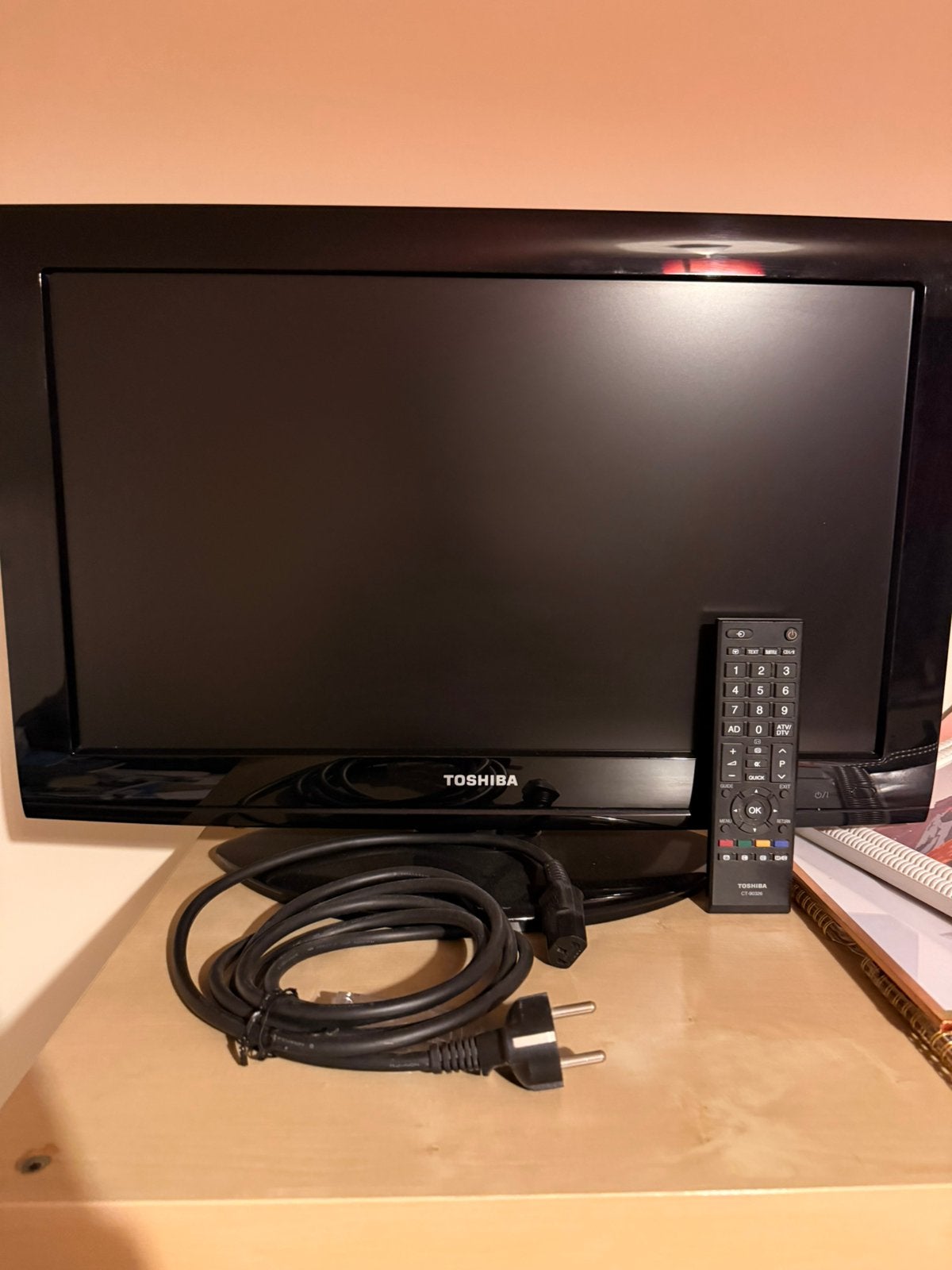 A donner - Écran TV Toshiba 27”, Enlèvement, Utilisé