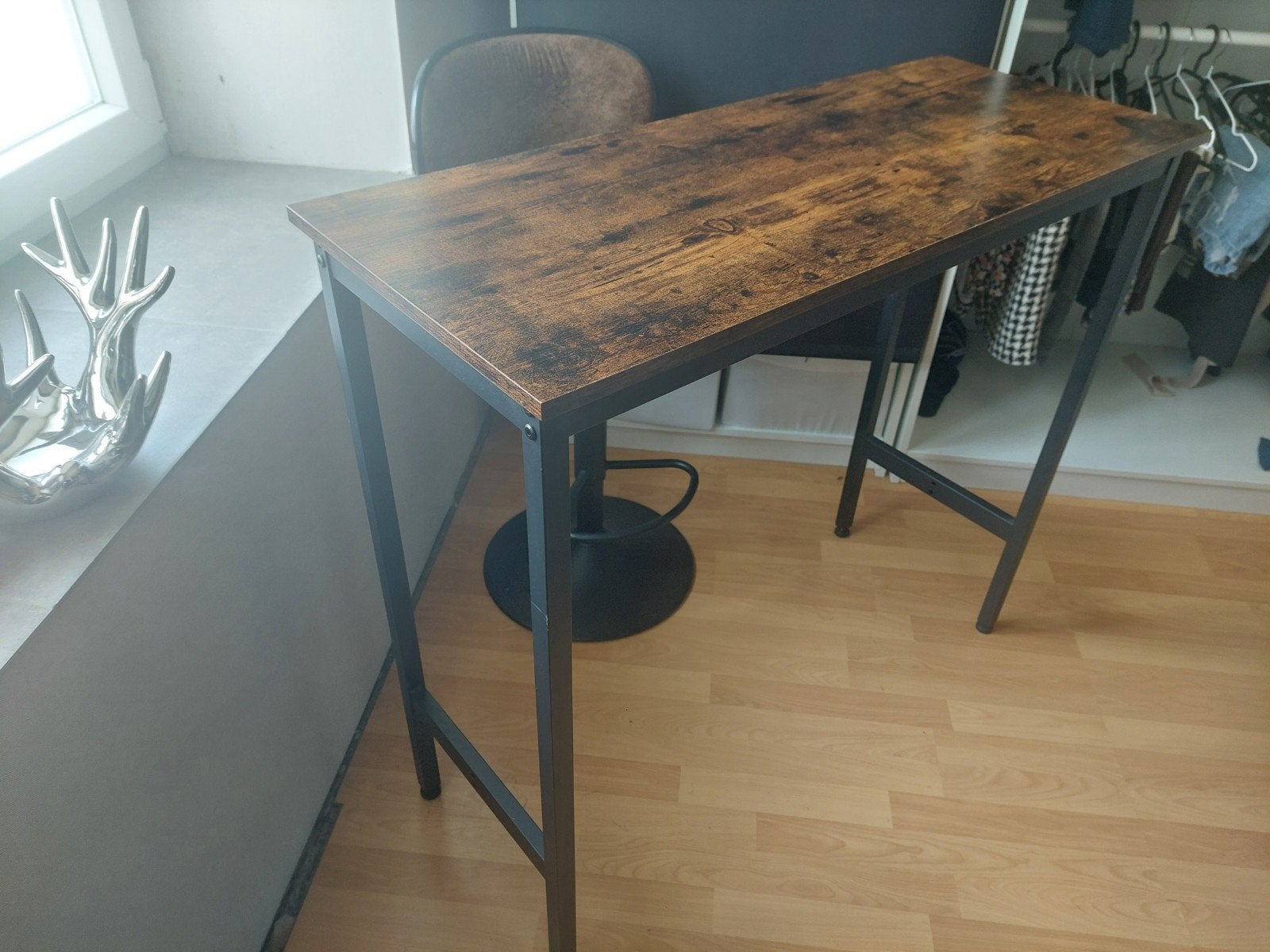 Petite table haute et tabouret