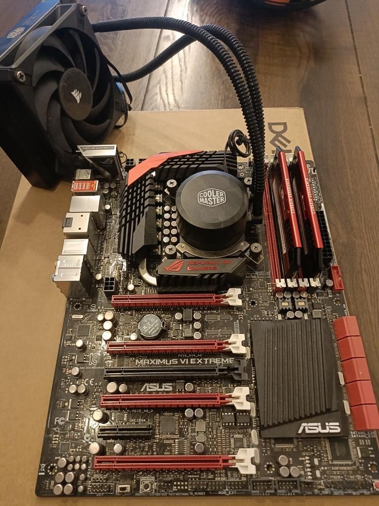 ASUS Maximus VI Extreme + I7-4770 + 2x4 ddr3 + AIO cooler, Ophalen, Gebruikt, DDR3, LGA 1150