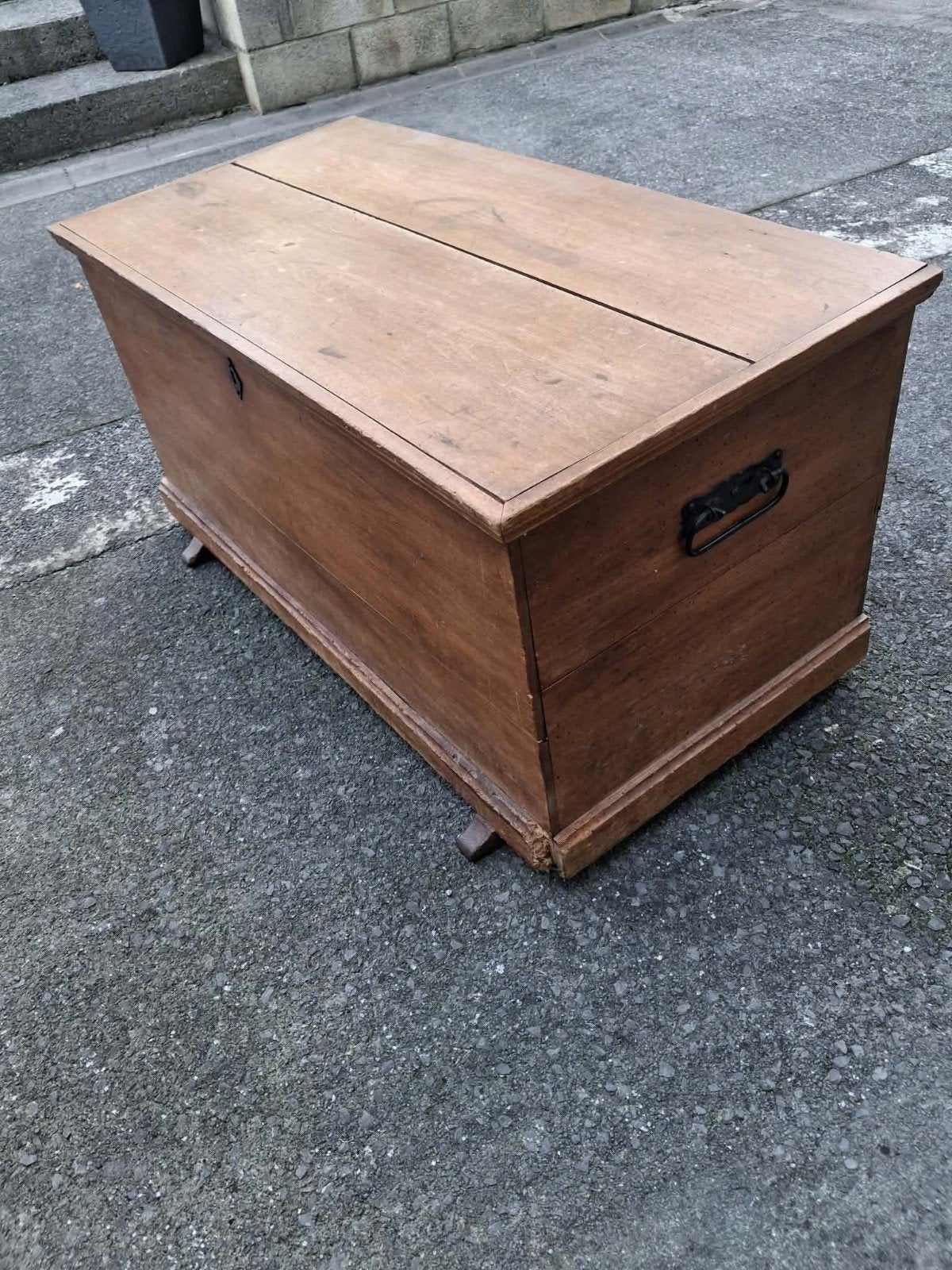 coffre en bois rustique, Enlèvement ou Envoi