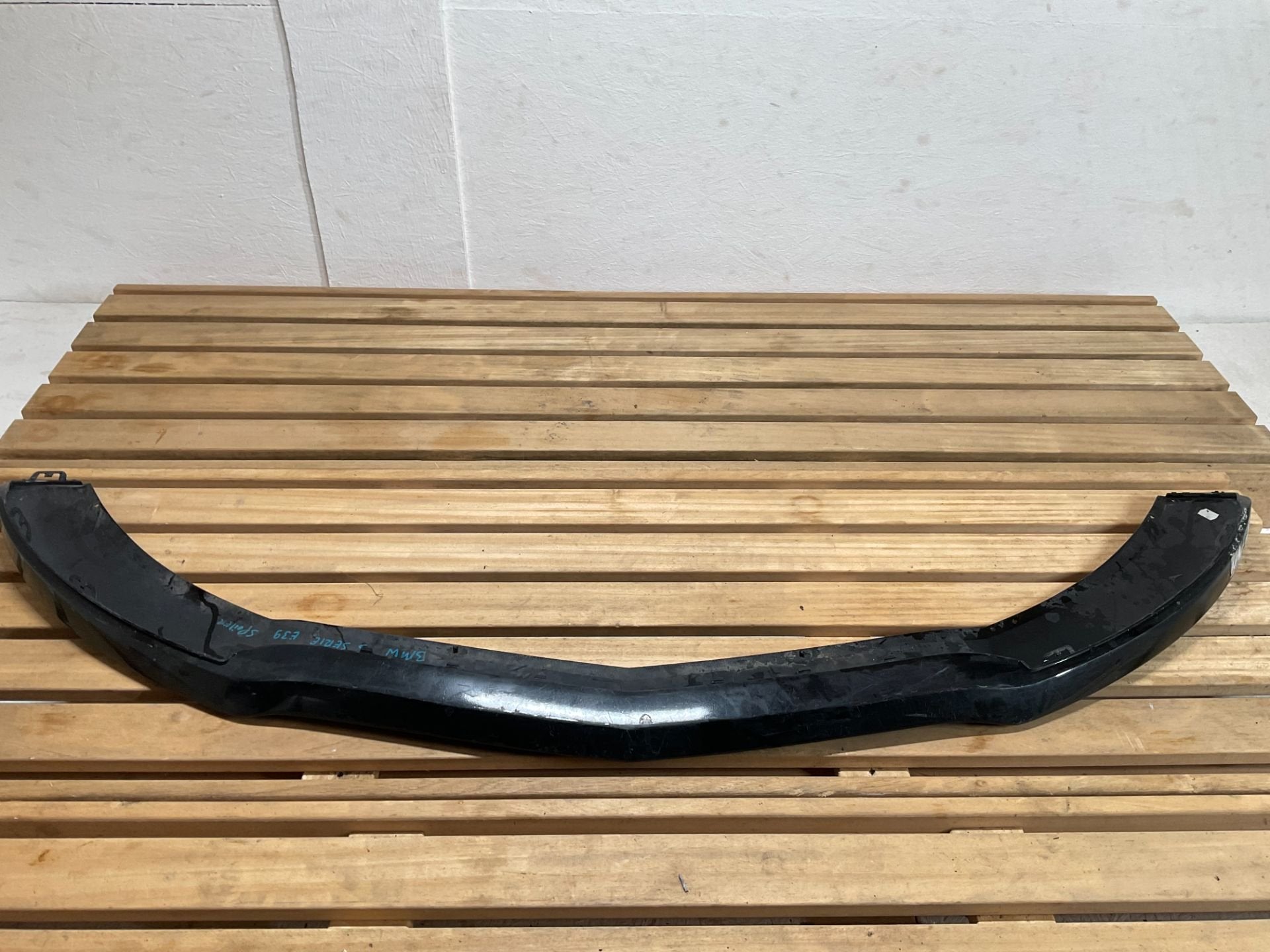 Bumper Spoiler Mercedes CLA C117 W117 A1178850574 Onderlip C, Gebruikt, Mercedes-Benz AG, Mercedes-Benz, Mercedesstrasse 120
70372  Stuttgart, DE