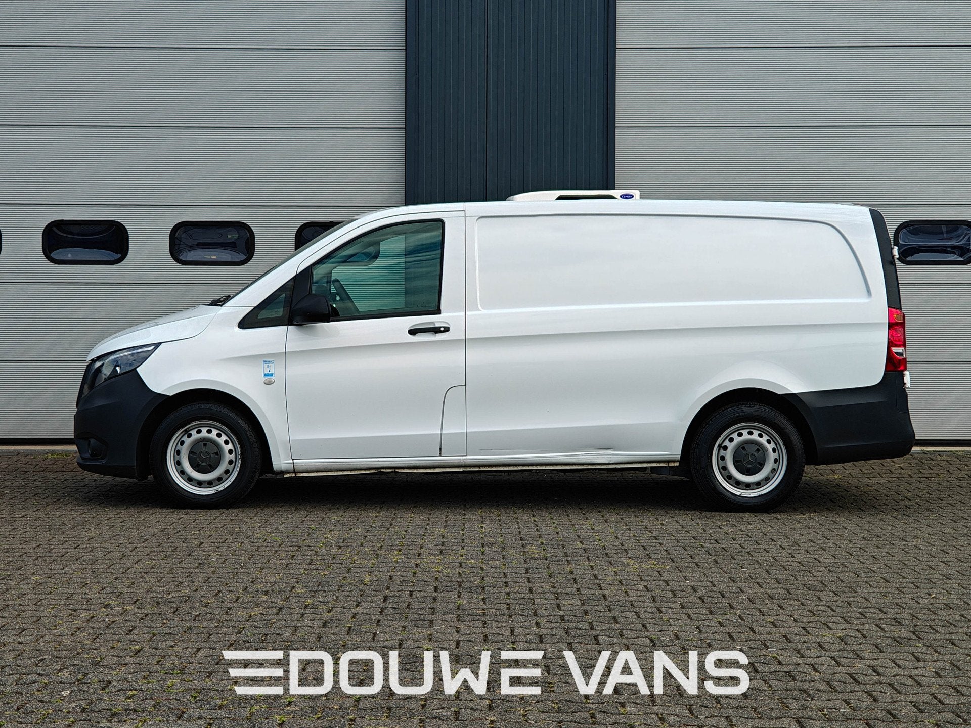 Mercedes-Benz Vito 111 L2 Airco Koelwagen Airco Carrier Euro, Voorwielaandrijving, Gebruikt, 4 cilinders, 2000 kg