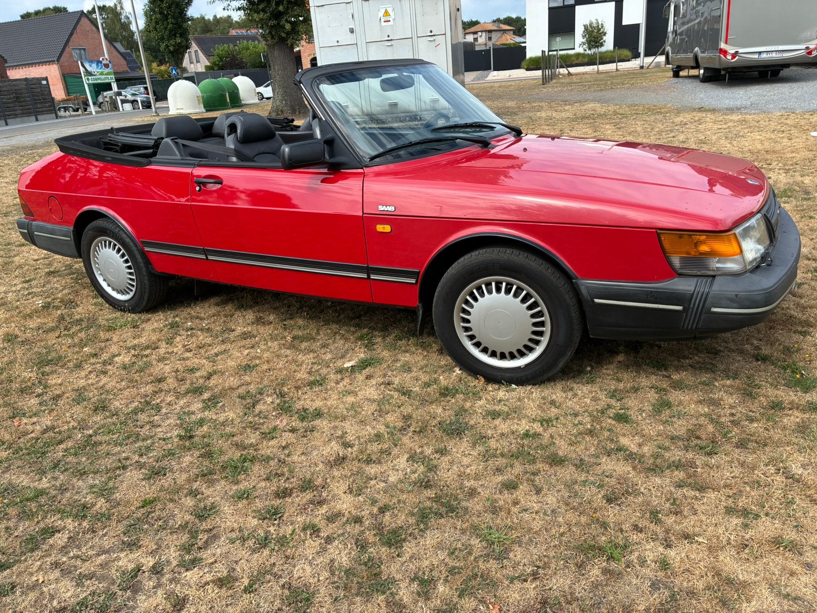 Ancien cabriolet SAAB 900 très bon état, Autos, Achat, Cabriolet, Noir, 2 portes