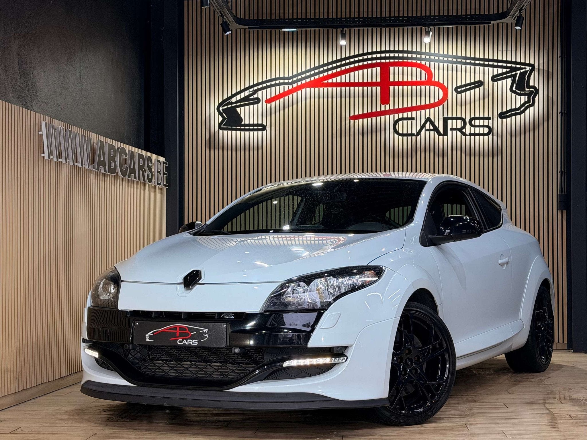 Renault Mégane 2.0 Turbo * RS * GARANTIE 12 MOIS * SIEGE RE, Auto's, 1800 kg, Gebruikt, Zwart, 4 cilinders