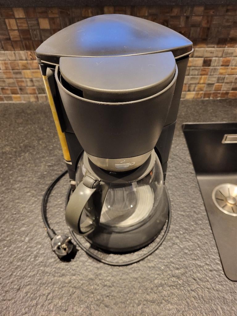 KOFFIEZETAPPARAAT ROWENTA CG348, Elektronische apparatuur, Koffiezetapparaten, Ophalen, Gebruikt, Koffiemachine, Gemalen koffie