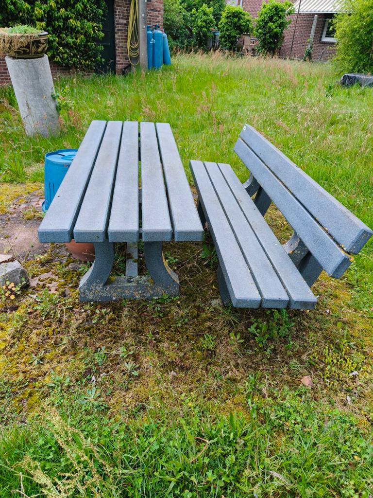 Tafel + bank in goede staat, Ophalen
