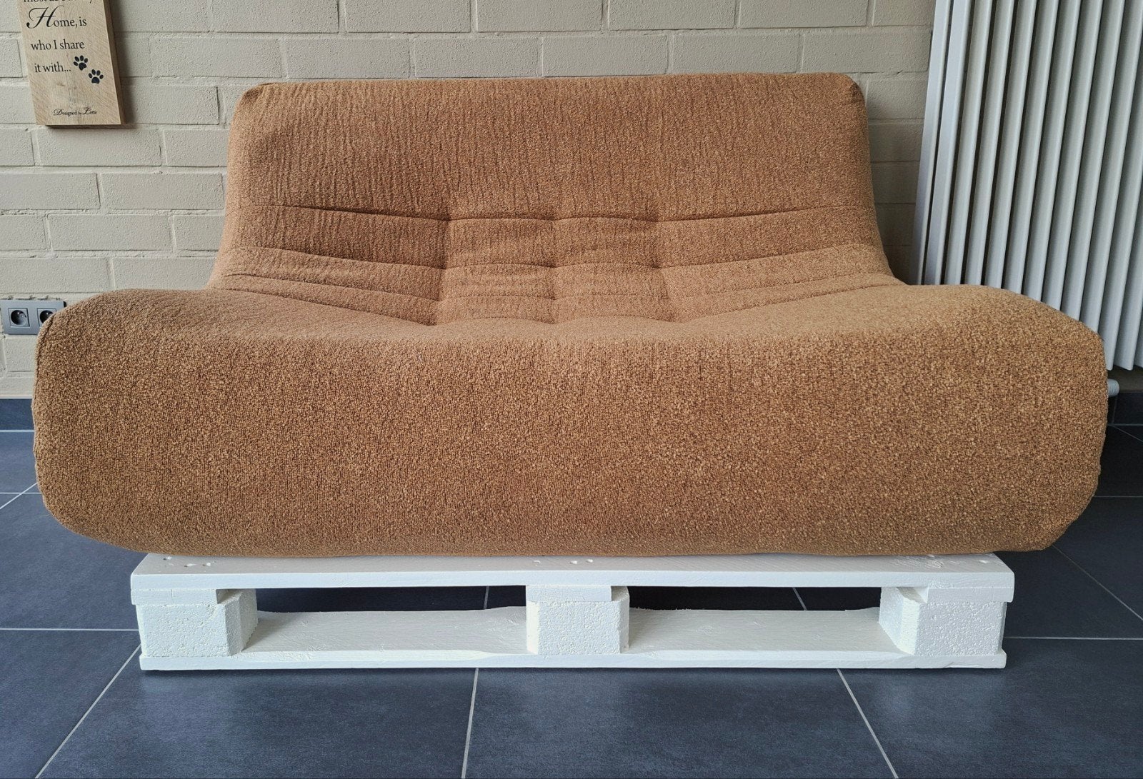 Bijna nieuwe 2-zits loungezetel + witte houten pallet, 100 à 125 cm, Moins de 150 cm, Comme neuf, Enlèvement