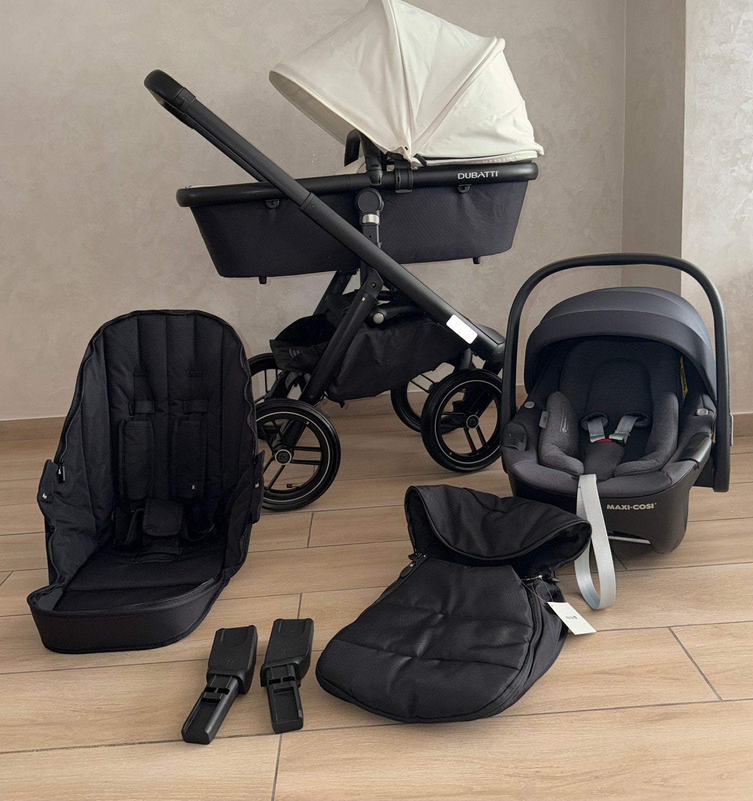 Dubatti 3 en 1 Dubatti One E5 - Noir/avec ensemble, Enfants & Bébés, Poussettes & Combinaisons, Babygeluk, Comme neuf, Tige de poussée réglable