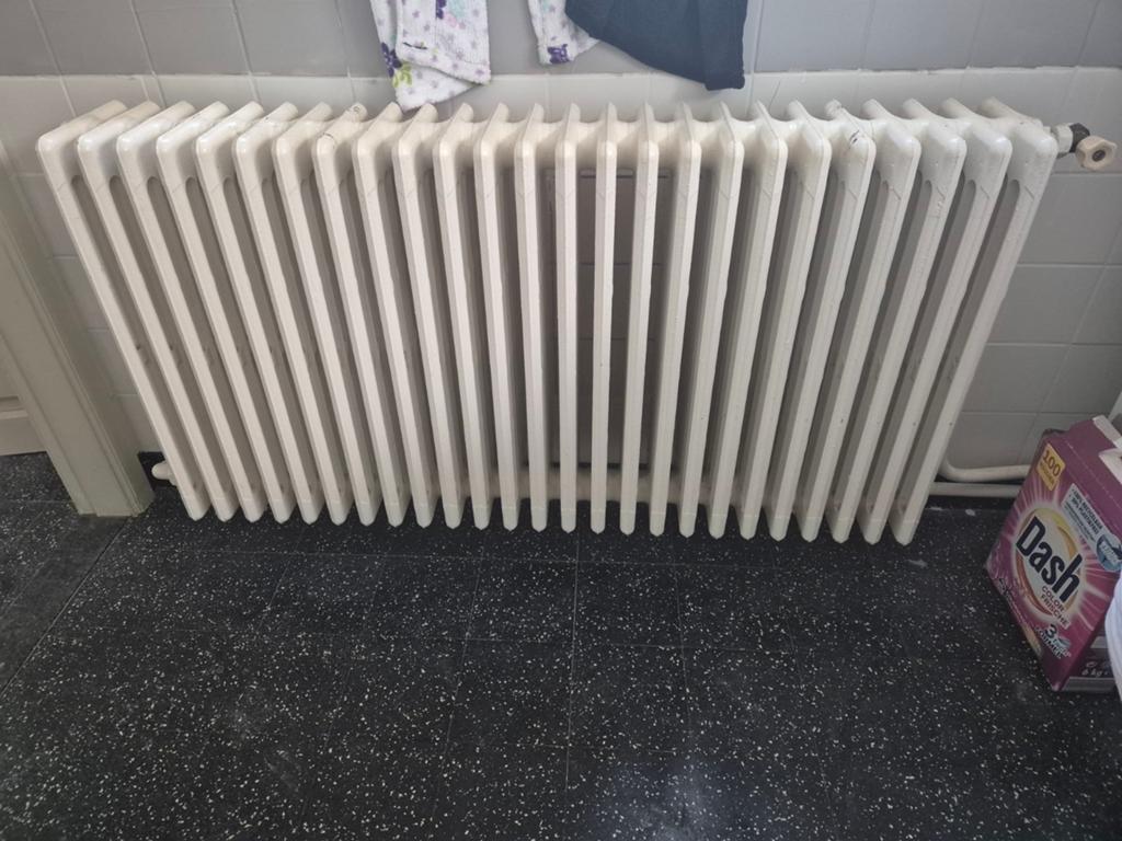Antieke gietijzeren radiatoren, Doe-het-zelf en Bouw, Verwarming en Radiatoren, Ophalen