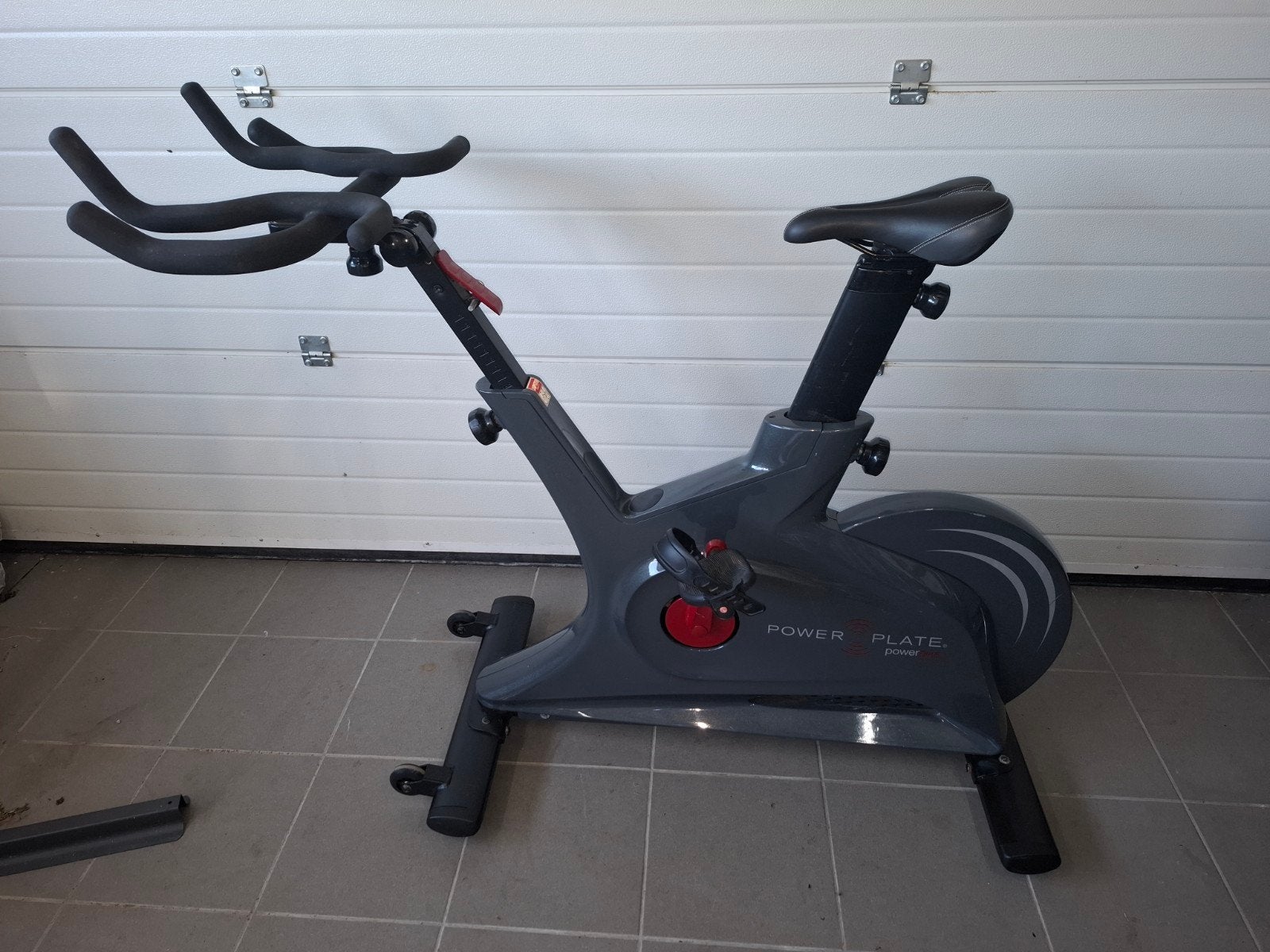 Power plate spinning bike, Sports & Fitness, Enlèvement