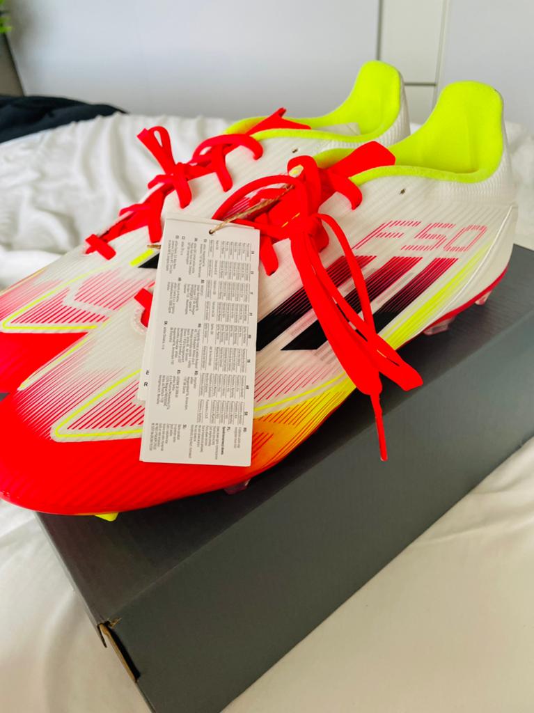 Adidas Football schoene, Sport en Fitness, Voetbal, Ophalen, Nieuw