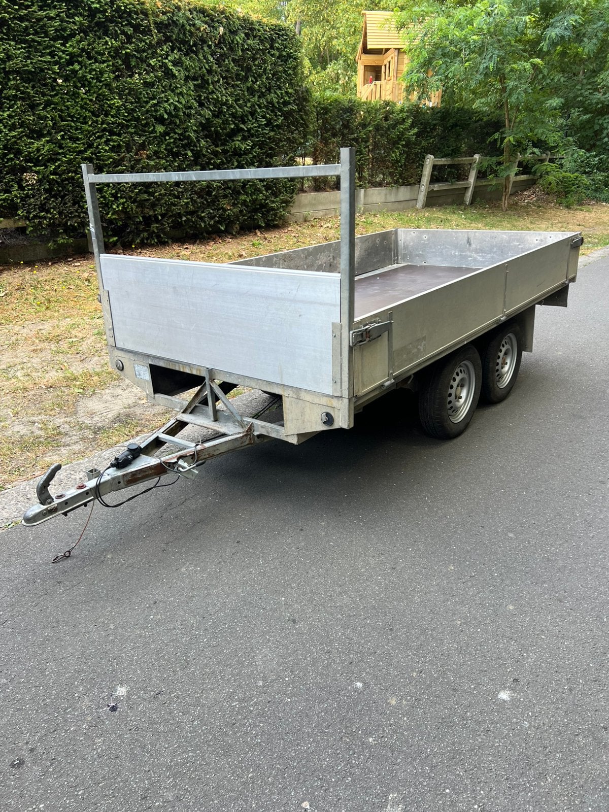 Dubbelas aanhangwagen, Ophalen