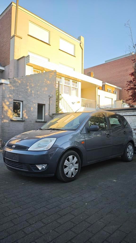 Ford fiesta 1.3 benzine 91dkm Airco, Auto's, Voorwielaandrijving, 1299 cc, Stof, Airbags