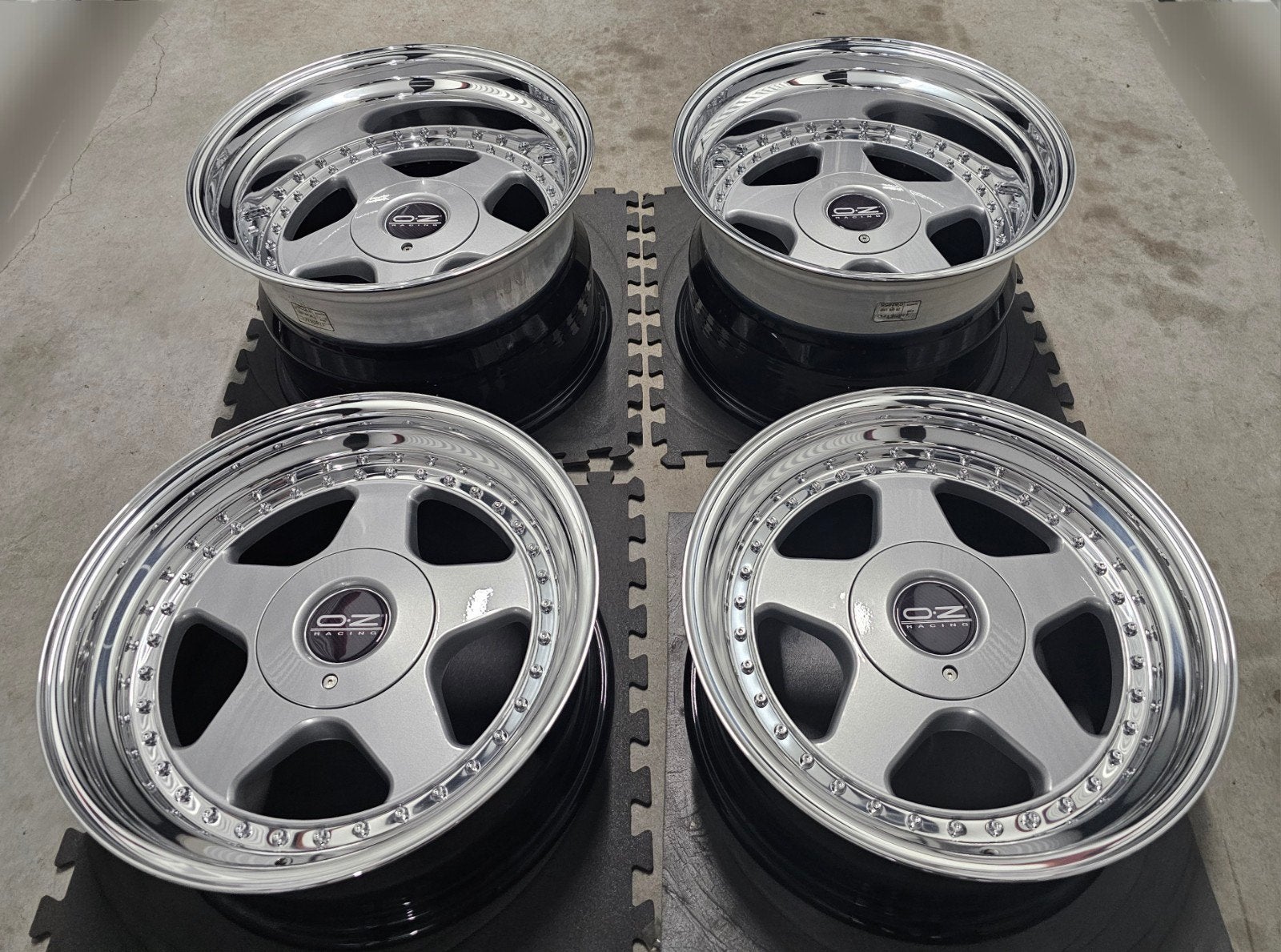 17" Original OZ Futura 5x130 964 930 Turbo Carrera, Autos : Pièces & Accessoires, Enlèvement, Neuf, 17 pouces, Jante(s)