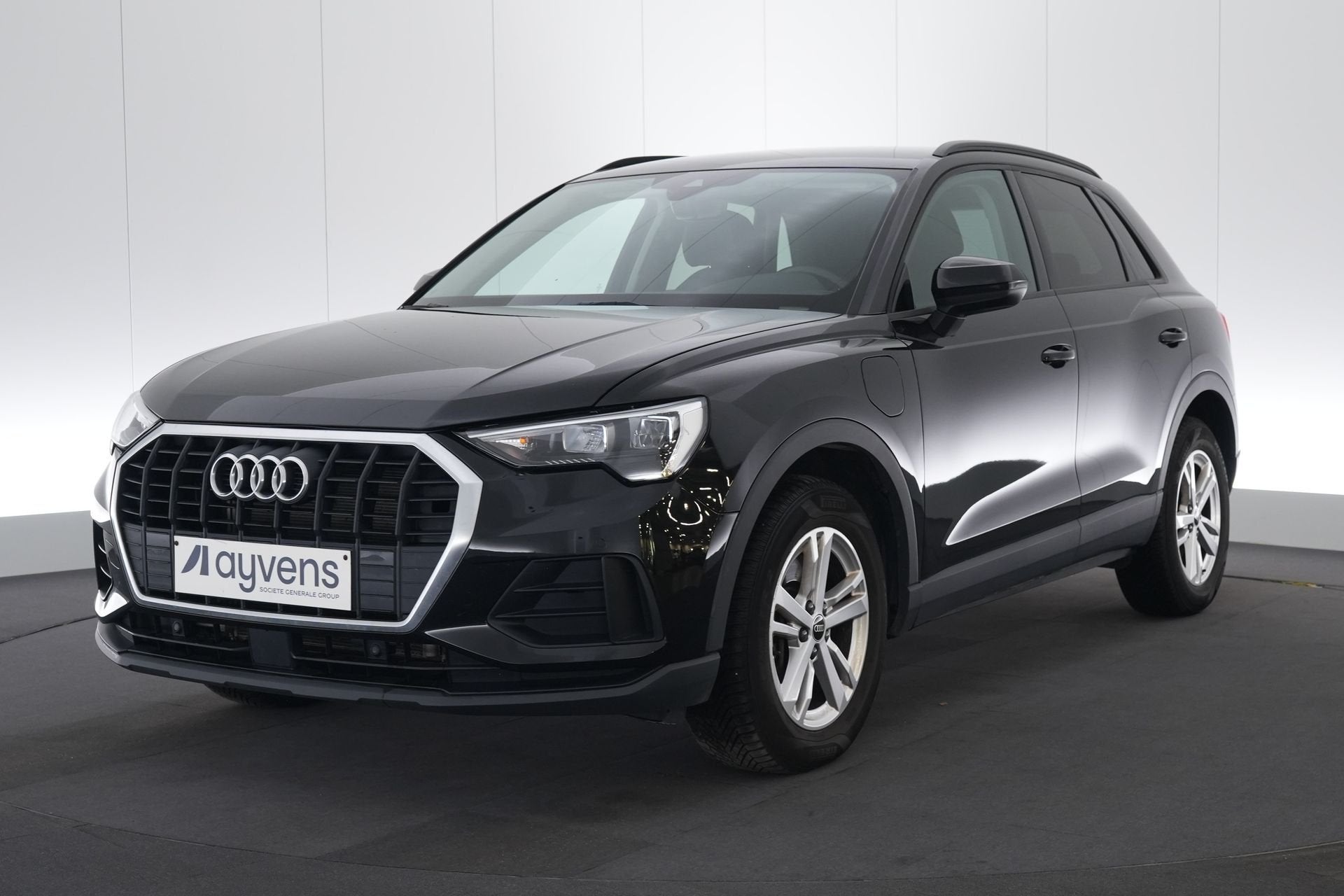(2EWL410) AUDI Q3, 1395 cm³, Achat, Entreprise, Carnet d'entretien