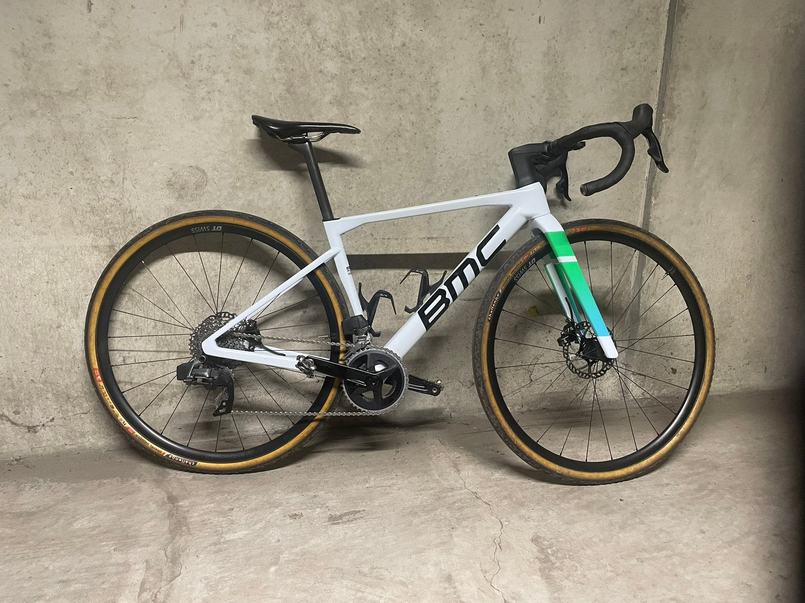 BMC Kaius 01 – SRAM Rival eTap AXS, Fietsen en Brommers, 28 inch, Carbon, Zo goed als nieuw, Schijfrem