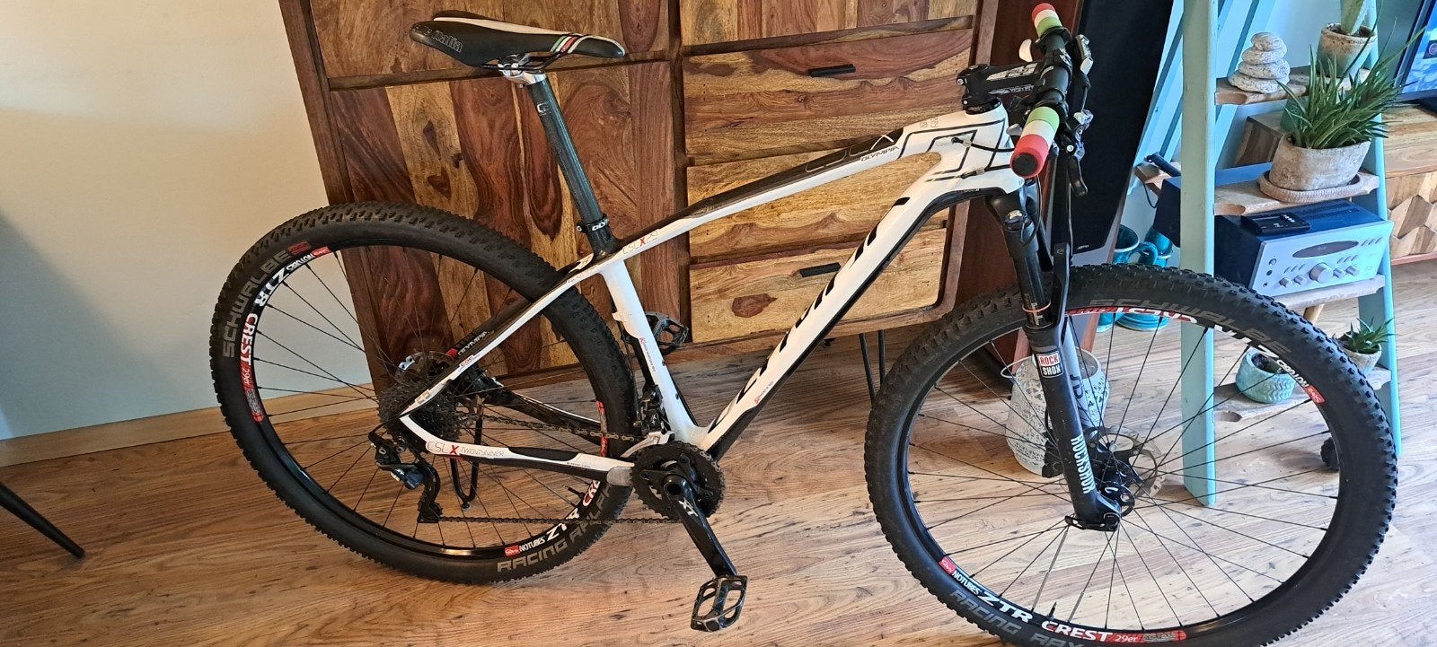 Olympia CLSX et VTT haut de gamme en carbone, Enlèvement