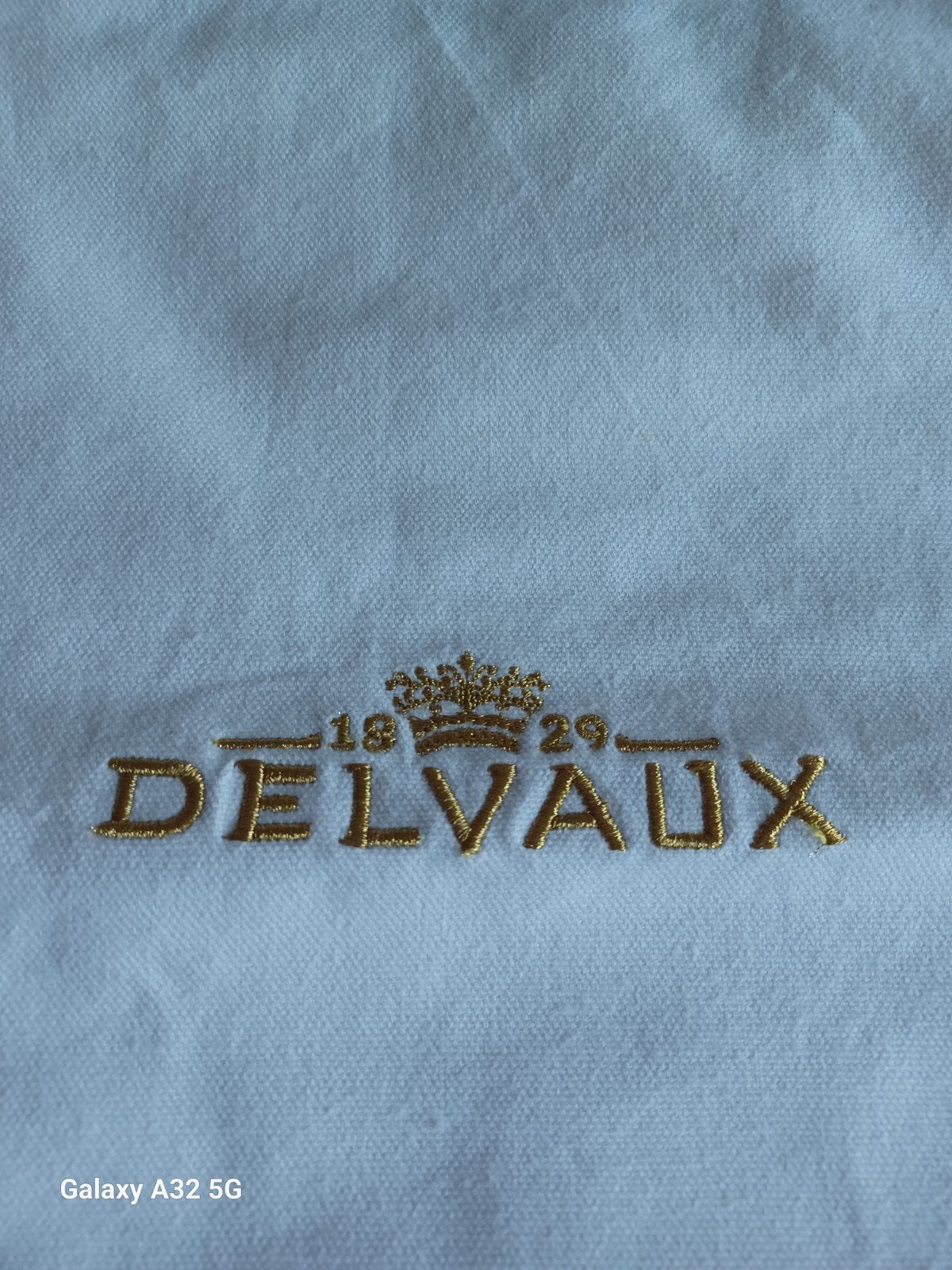 DELVAUX Geborduurde tashoes, Handtassen en Accessoires, Verzenden