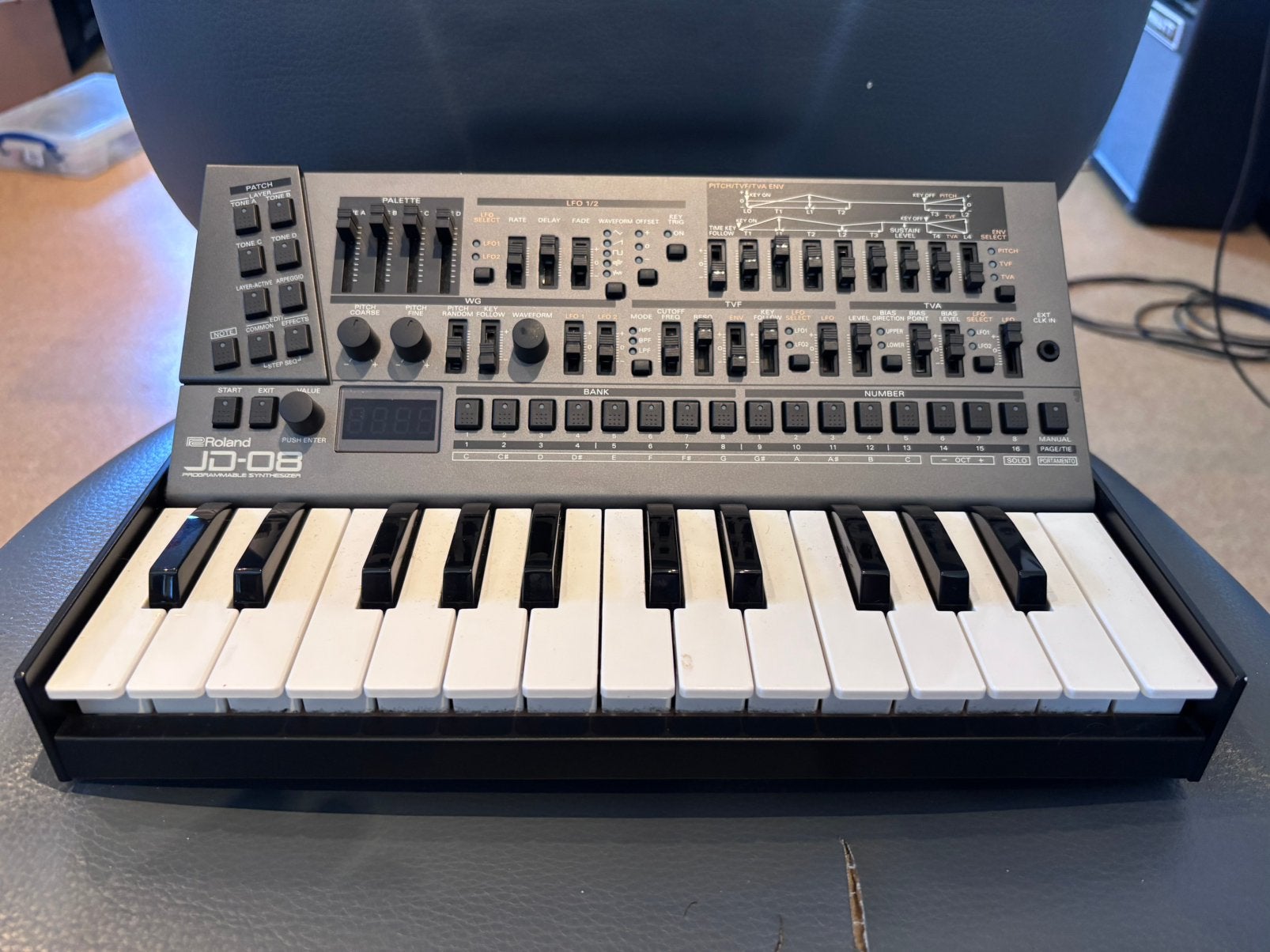 Roland JD-08 en K-25M, Musique & Instruments, Enlèvement ou Envoi, Comme neuf, Roland