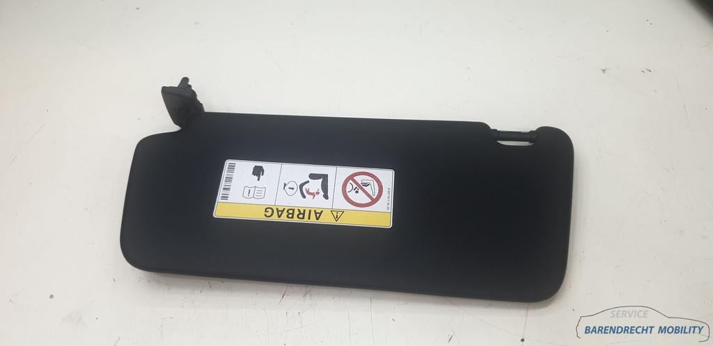 Zonneklep rechts zwart W176 A klasse Mercedes 1768100310 org, Auto-onderdelen, Gebruikt, Mercedes-Benz AG, Mercedes-Benz, Mercedesstrasse 120
70372  Stuttgart, DE