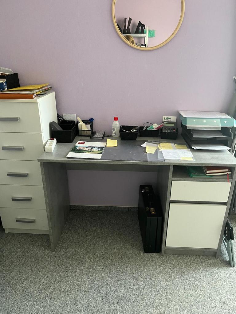 Bureau, Ophalen, Zo goed als nieuw