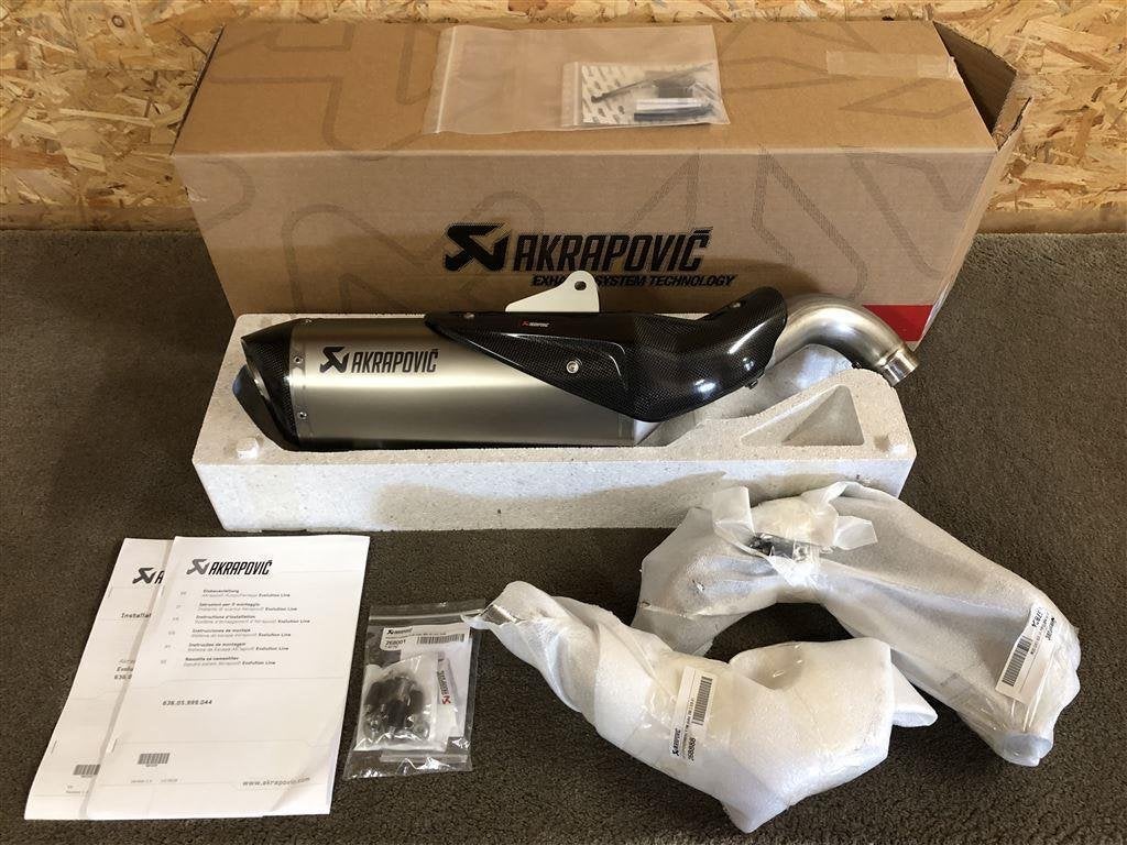 Akrapovic Kit Evolution Line uitlaatsysteem KTM 890 Duke R, Motos, Enlèvement ou Envoi, Neuf