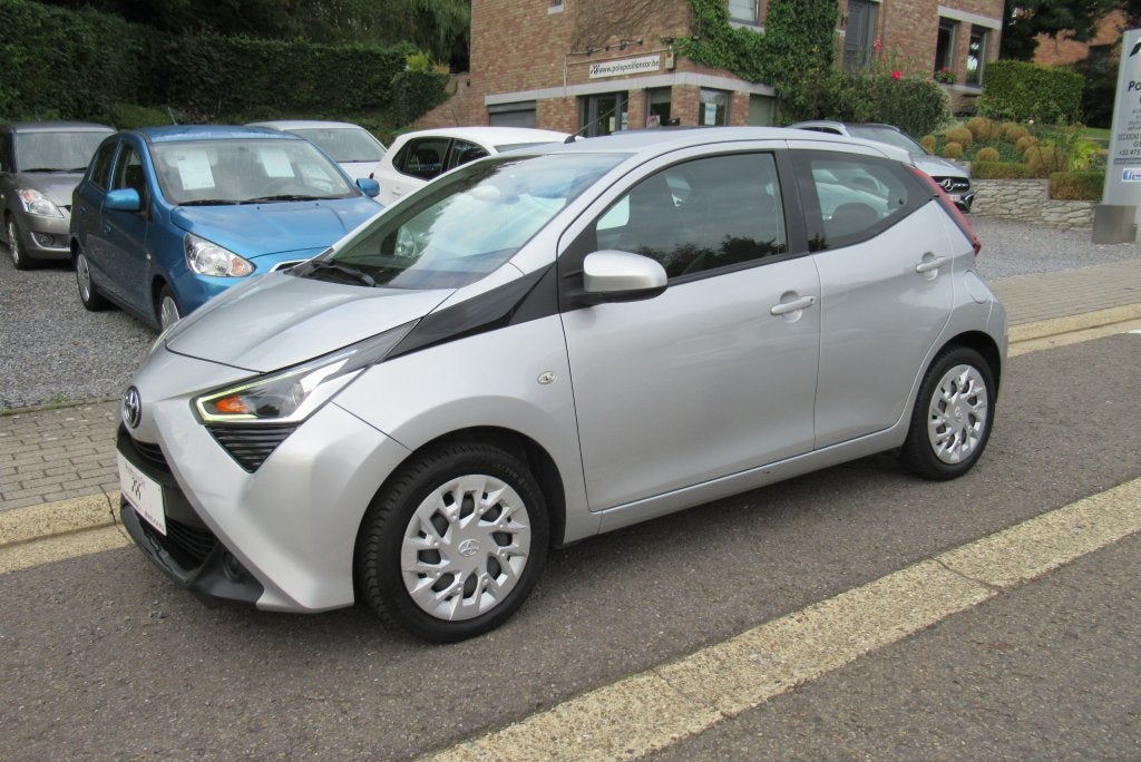 TOYOTA AYGO gegarandeerd tot 2030!, Auto's, Toyota, Voorwielaandrijving, Stof, https://public.car-pass.be/vhr/2ff604e2-4af1-41eb-99ff-2c66cc958982