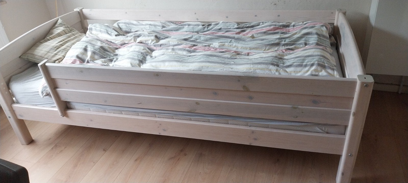 Wit houten hoogslaper met bureau onder, Ophalen, Zo goed als nieuw, Eenpersoons, Wit