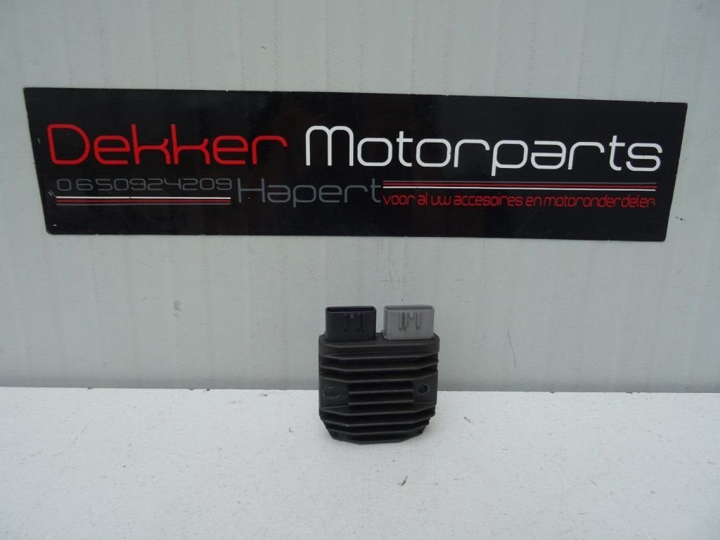 Spanningsregelaar / Regulator Yamaha YZF R1 2002-2003 RN09, Motos, -, Utilisé, -, -