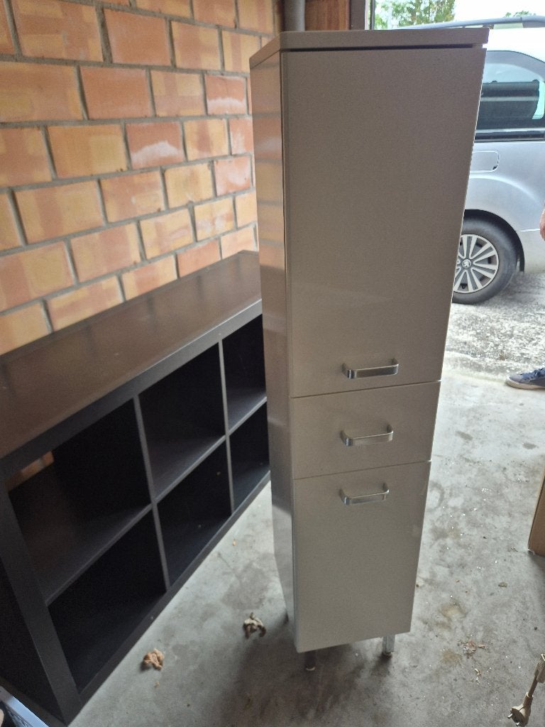 Wit kastje badkamer, Ophalen, (Half)hoge kast, Gebruikt, 100 tot 150 cm