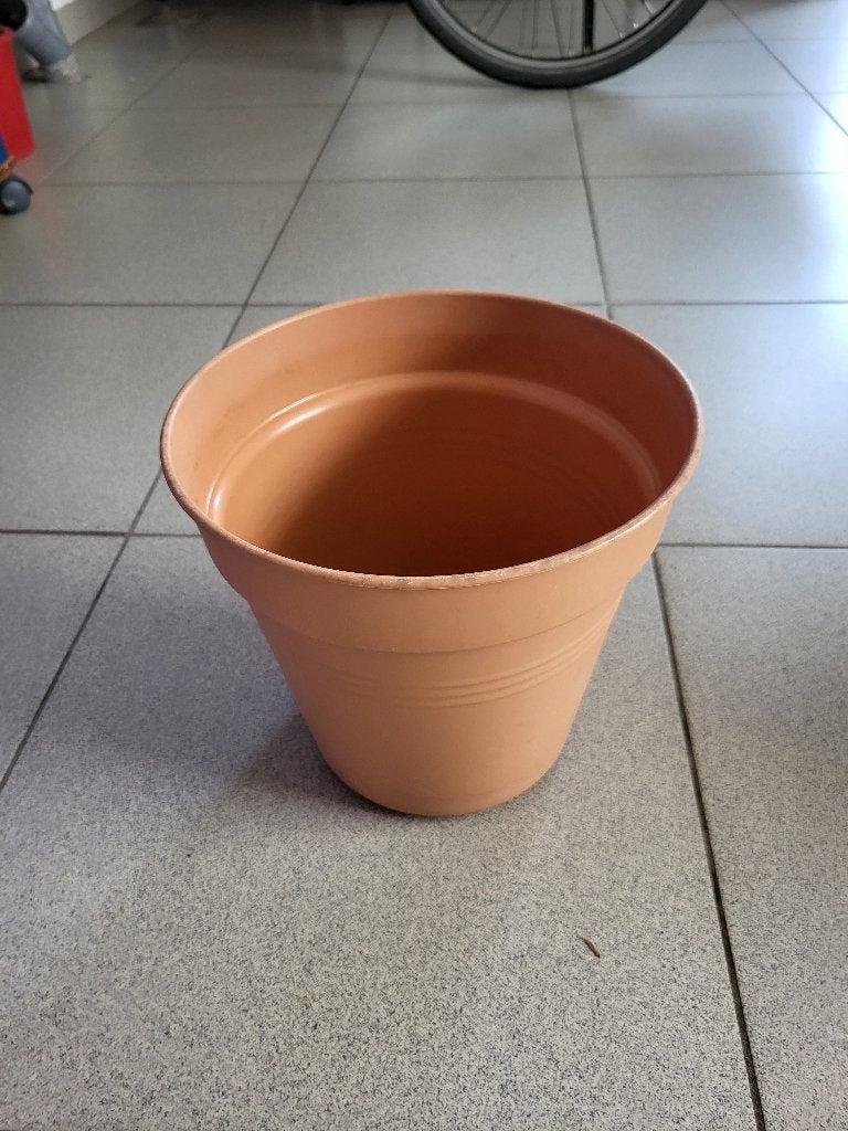 Bloempot, Kunststof, Rond, Ophalen of Verzenden, Zo goed als nieuw