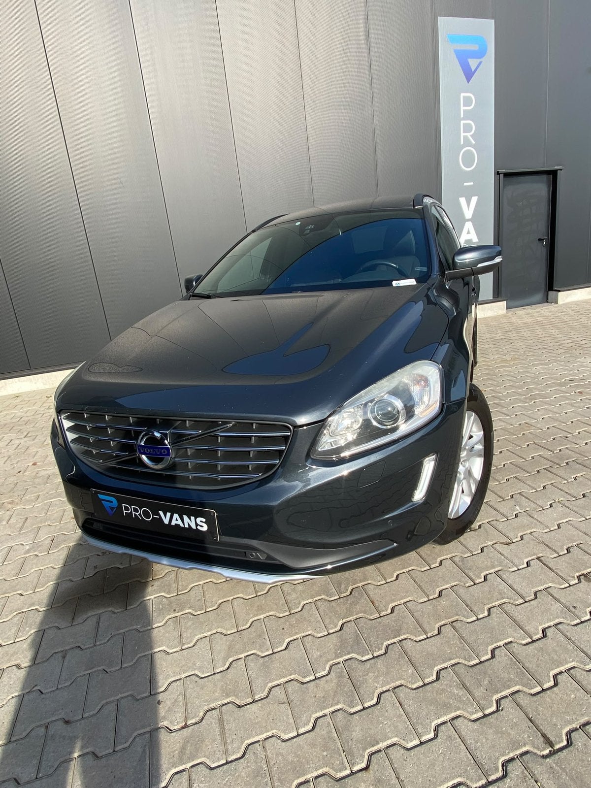 Volvo XC60 D4 AWD Automaat | Navi | Zetelver | PSS | Airco, Automaat, Euro 5, Zwart, Bedrijf
