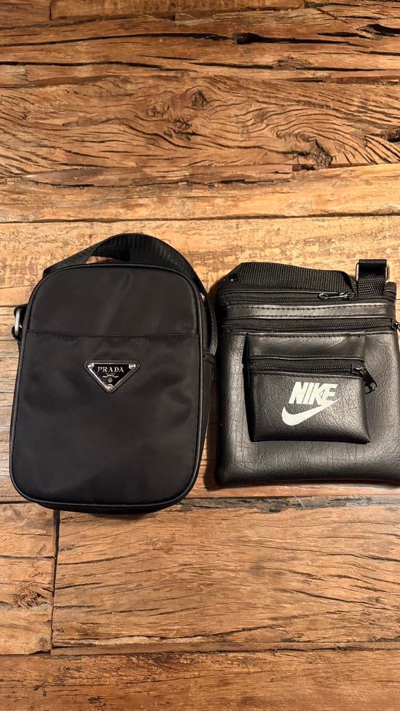 Sac à bandoulière Prada & Nike, Enlèvement, Neuf, Noir