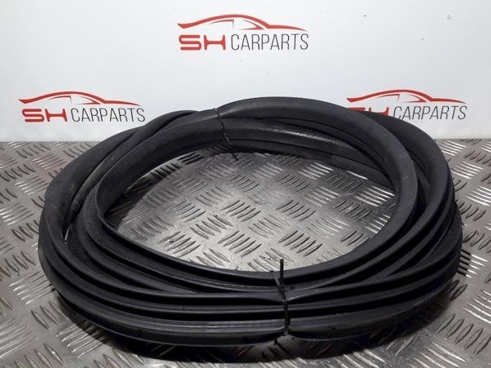 Joint caoutchouc portière 4portes arrière gauche d'un Fiat, -, 3 mois de garantie, Utilisé, Fiat