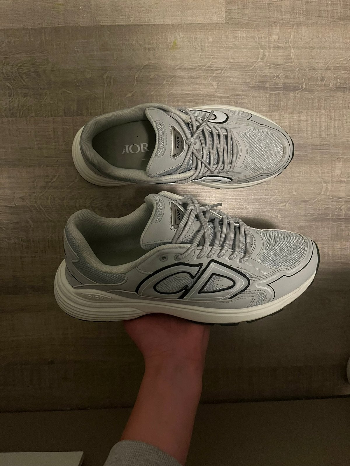 Dior b30, Envoi, Comme neuf