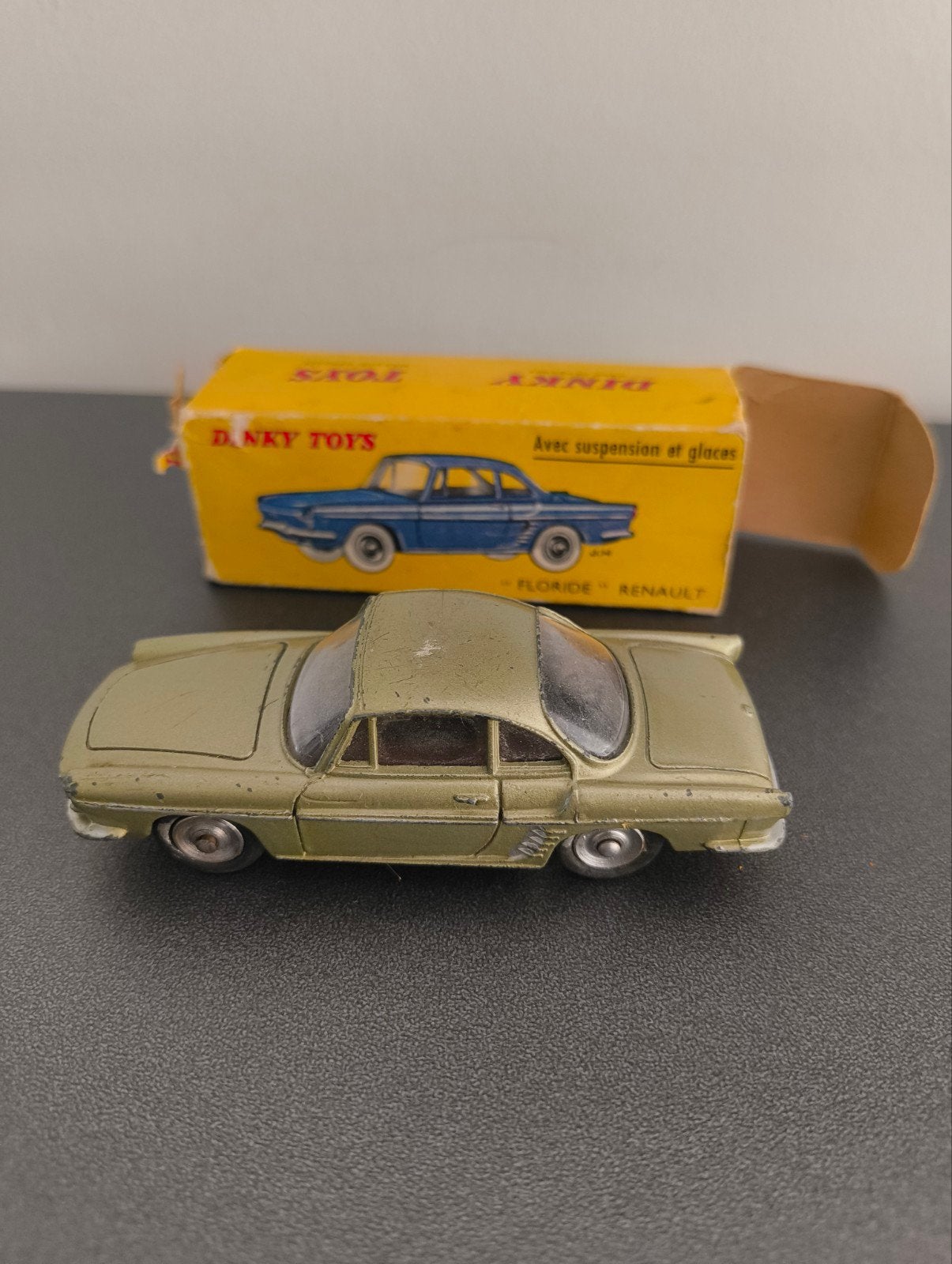 Dinky Toys nr 543 Renault Floride avec boîte, Hobby & Loisirs créatifs, Enlèvement ou Envoi, Voiture