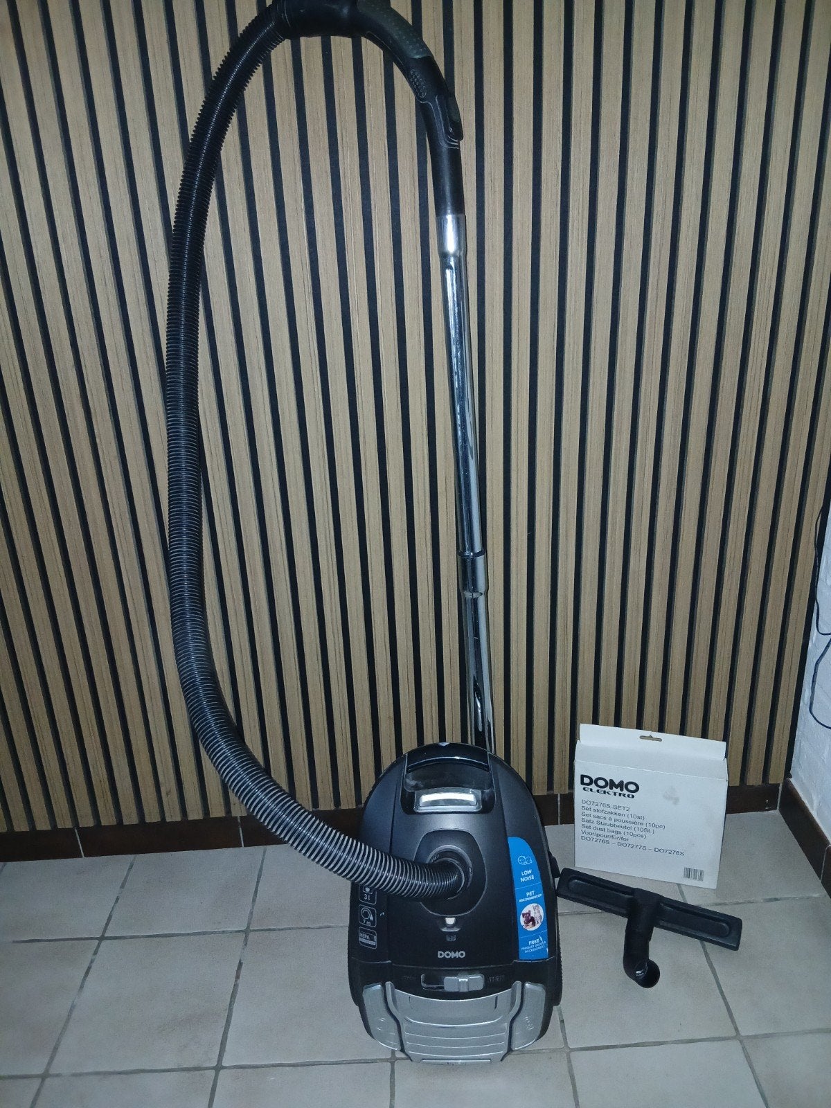 DOMO STOFZUIGER 750 WATT, Ophalen