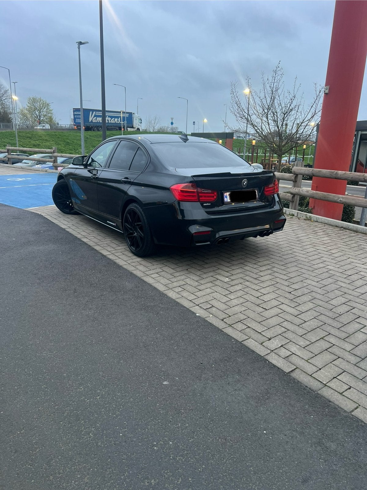 BMW 318d, Autos, BMW, Particulier, Série 3, Diesel, Euro 5, Automatique, Noir, Enlèvement